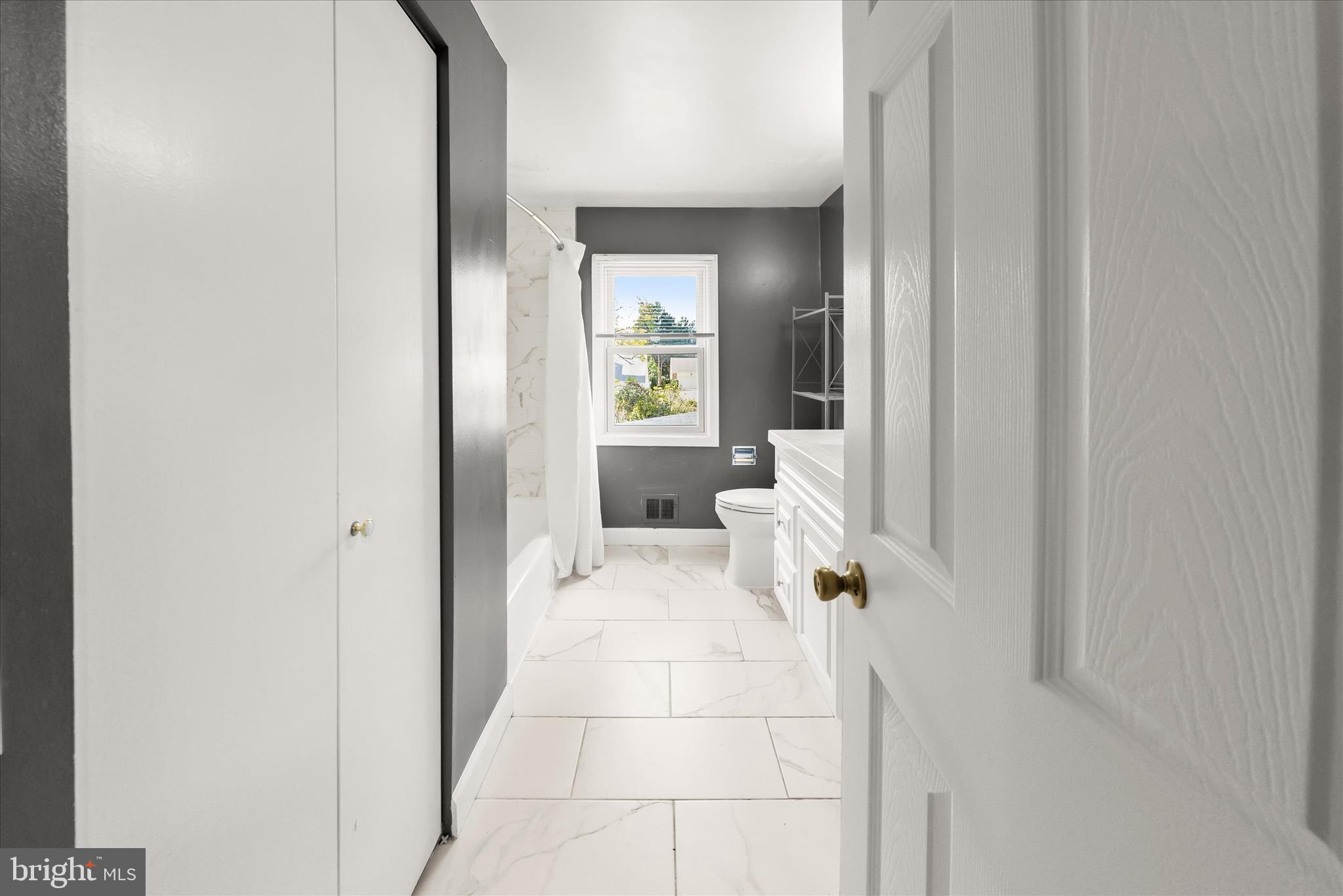 FOX HILLS OF POTOMAC - Residential