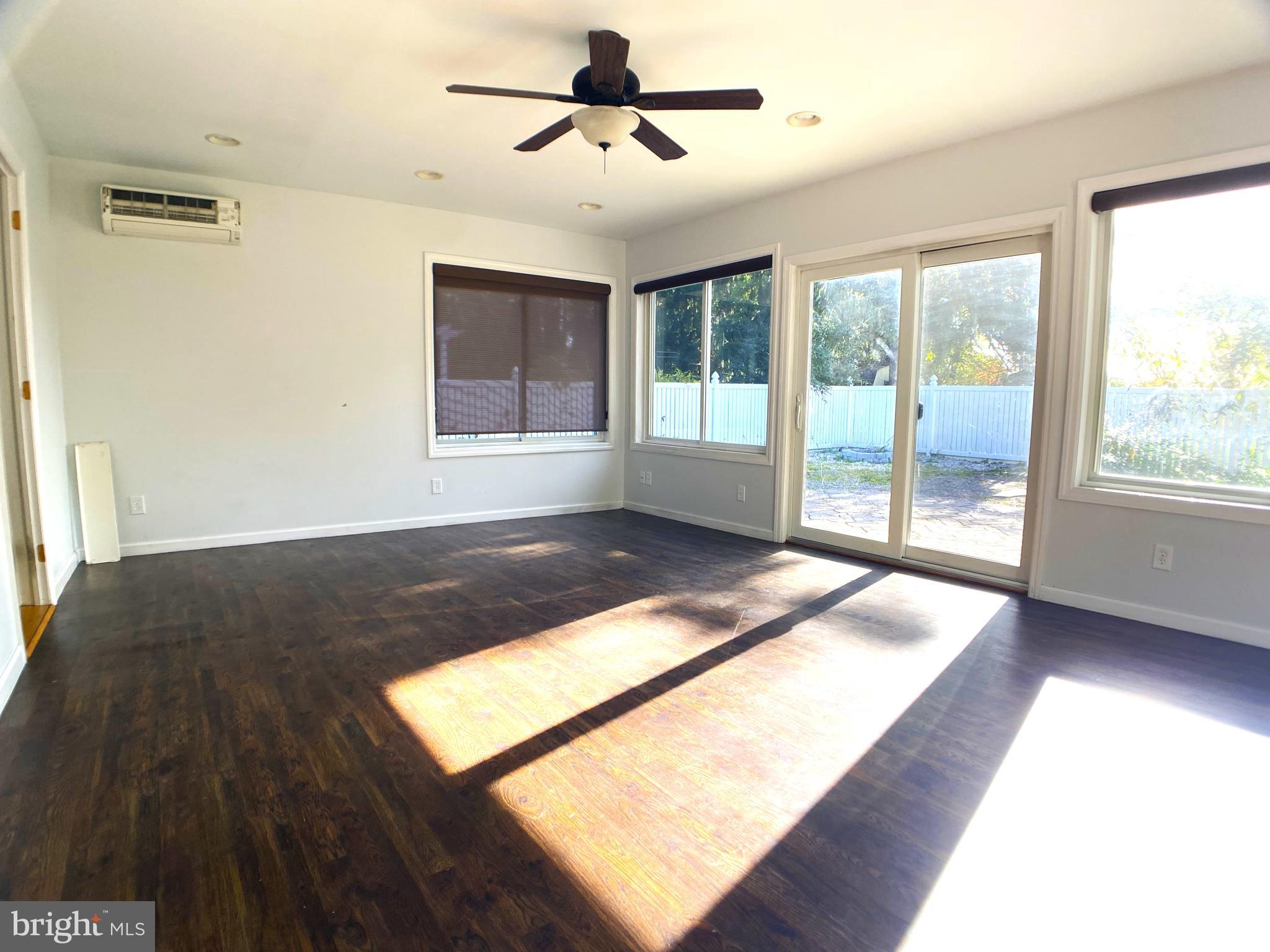 WILLOW STREET - Residential