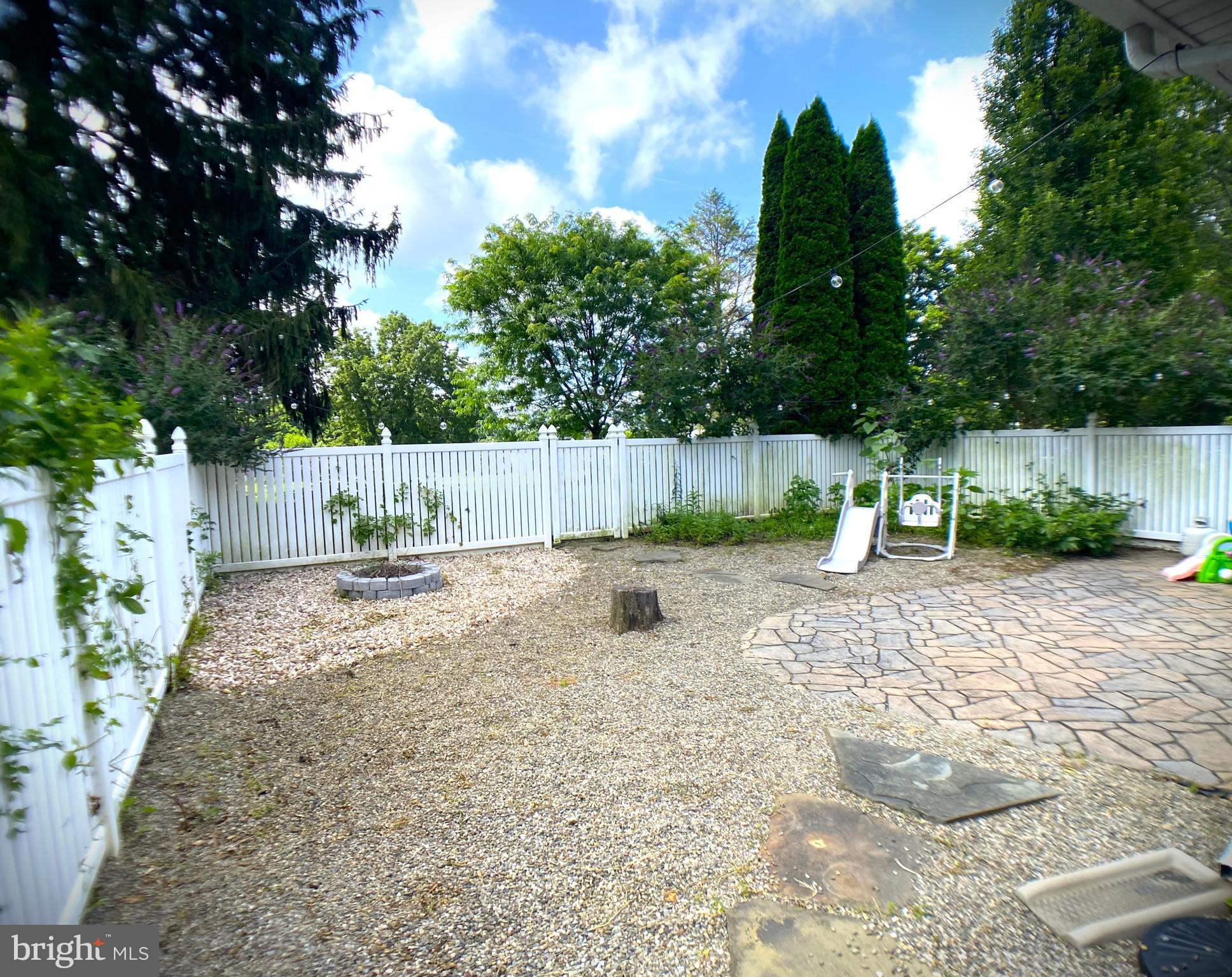 WILLOW STREET - Residential