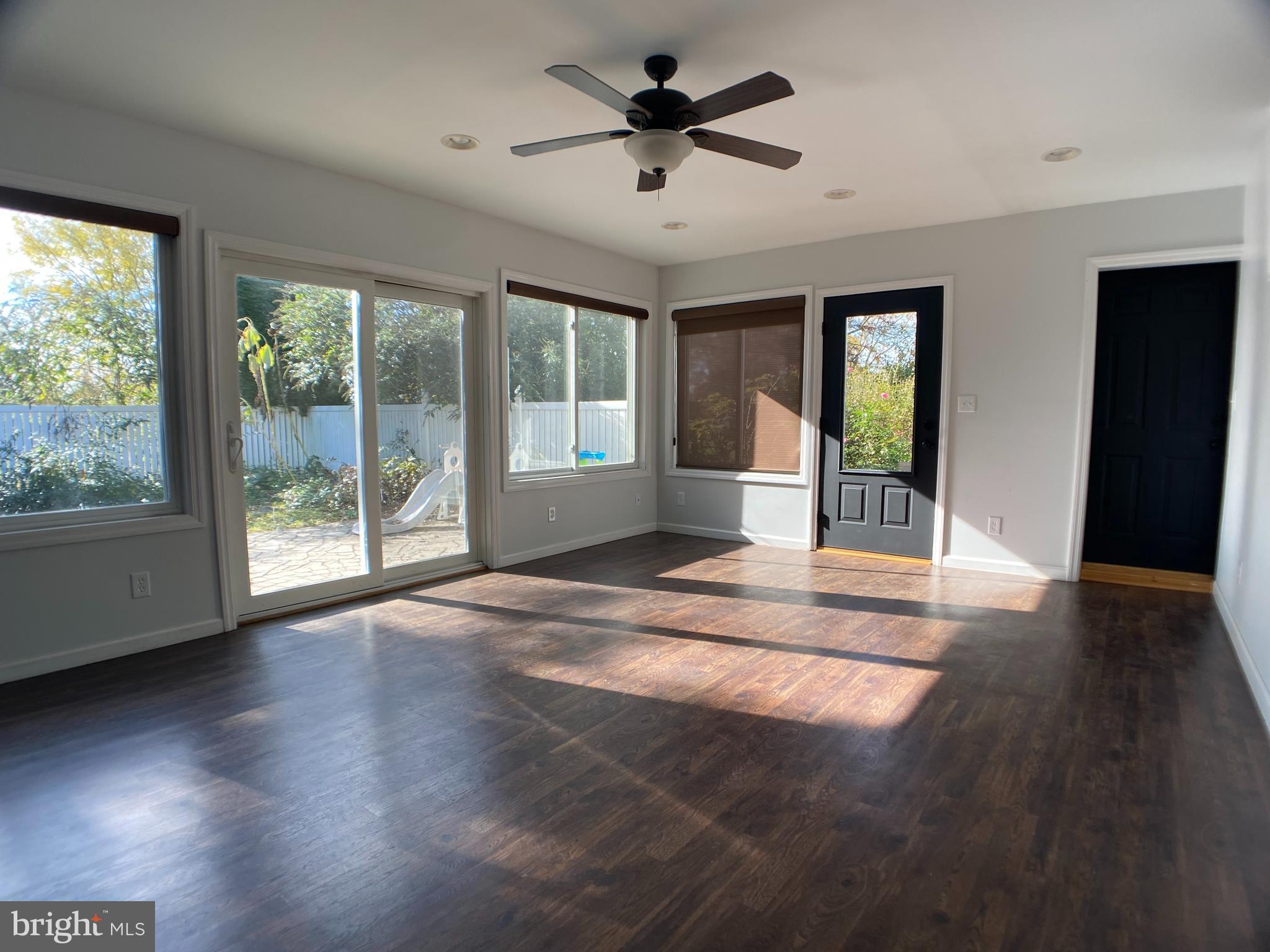 WILLOW STREET - Residential