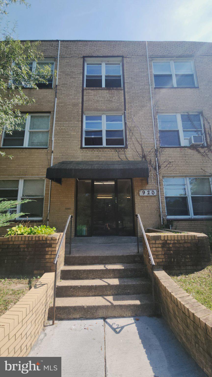920 MADISON STREET NW 301