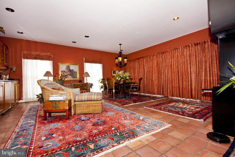 WOODWARD - Residential