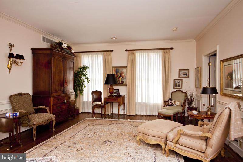 WOODWARD - Residential