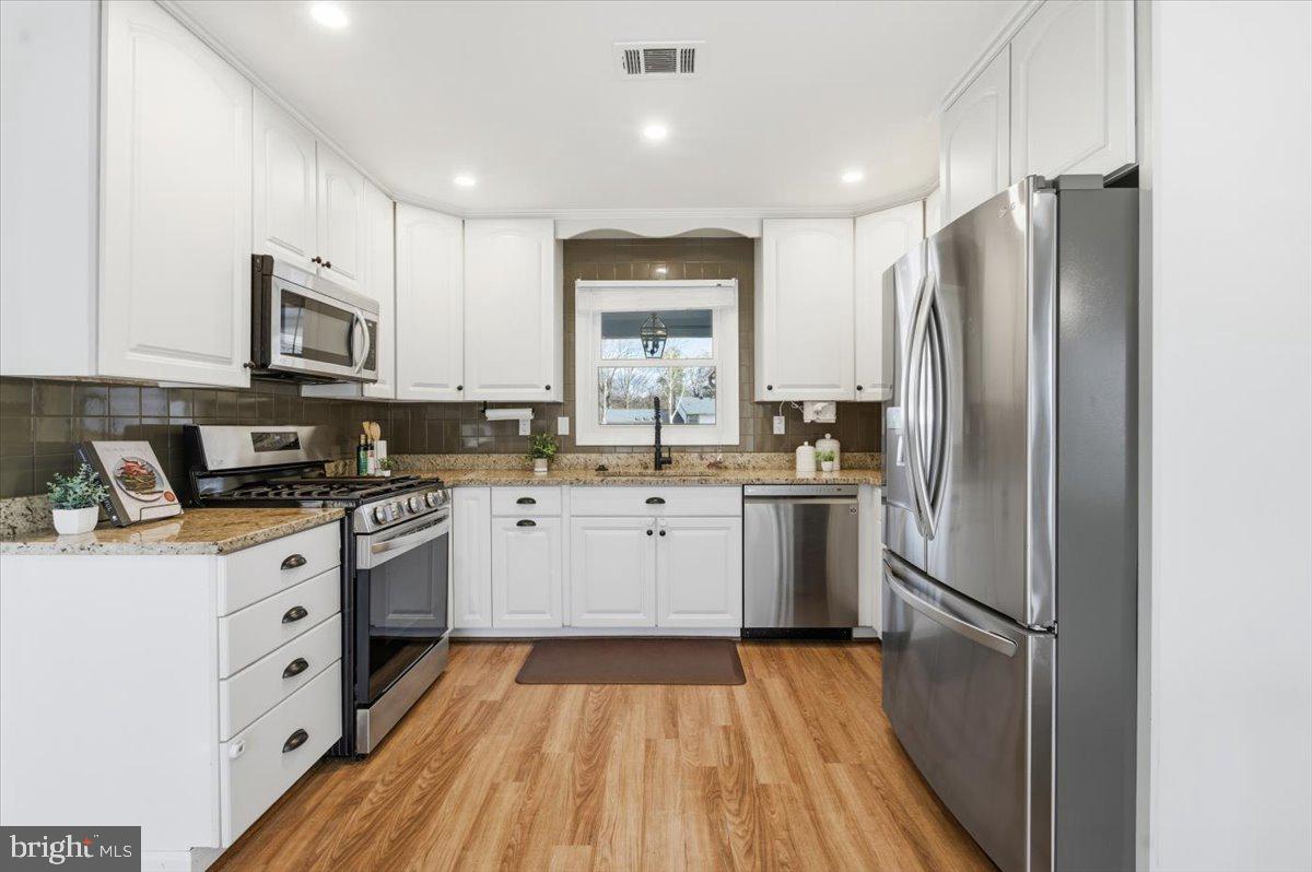 LAKEWOOD HILLS - Residential