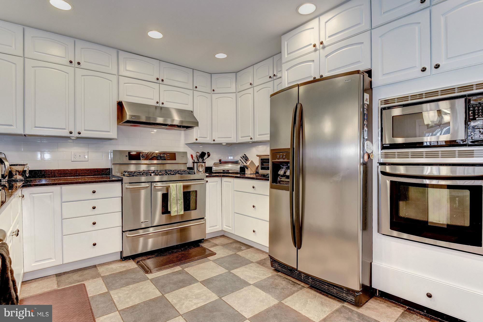 KENWOOD PARK - Residential