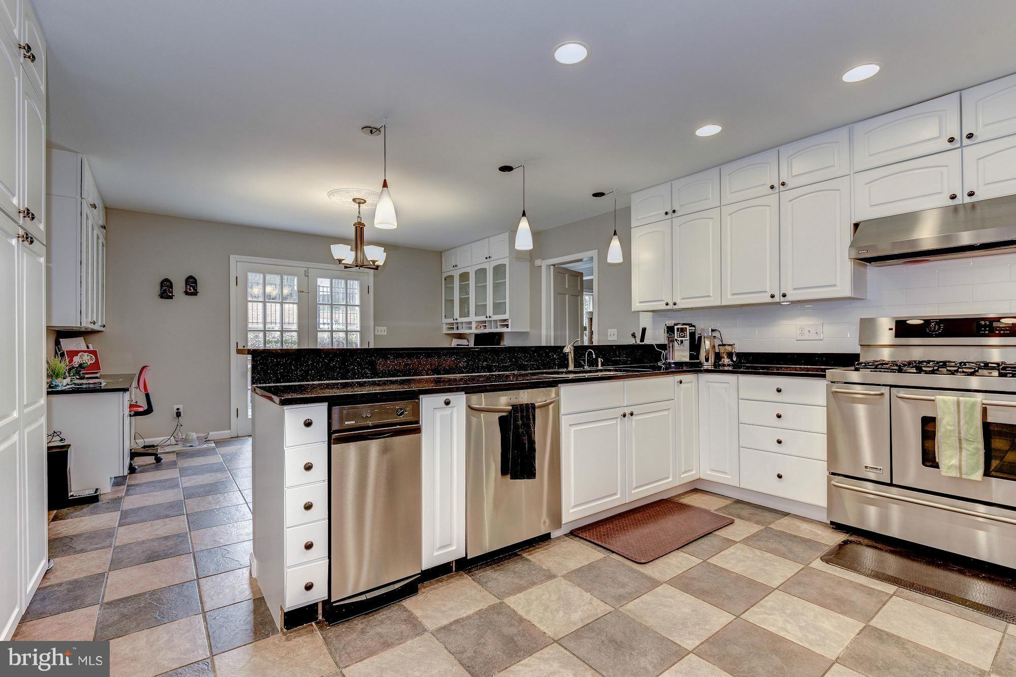 KENWOOD PARK - Residential