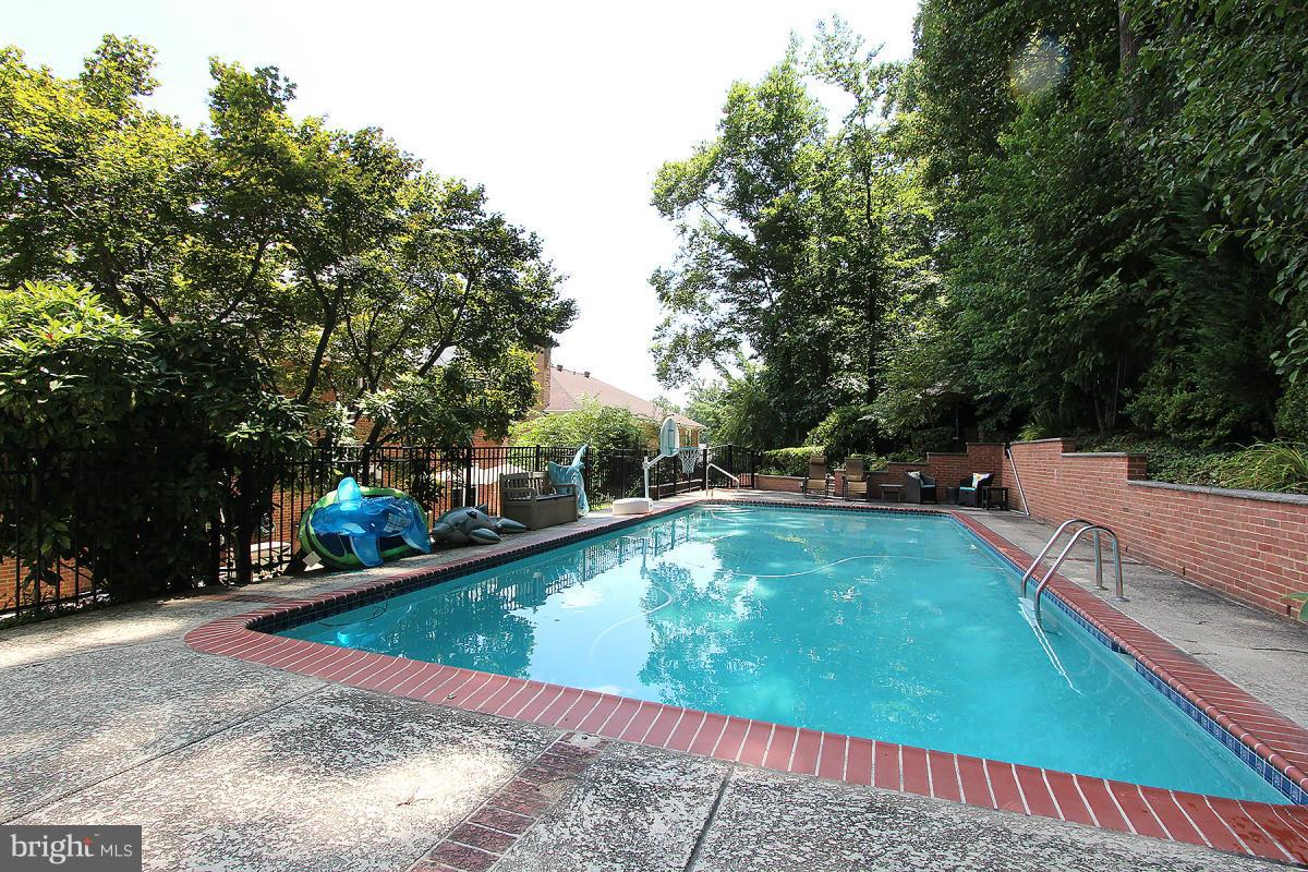 KENWOOD PARK - Residential