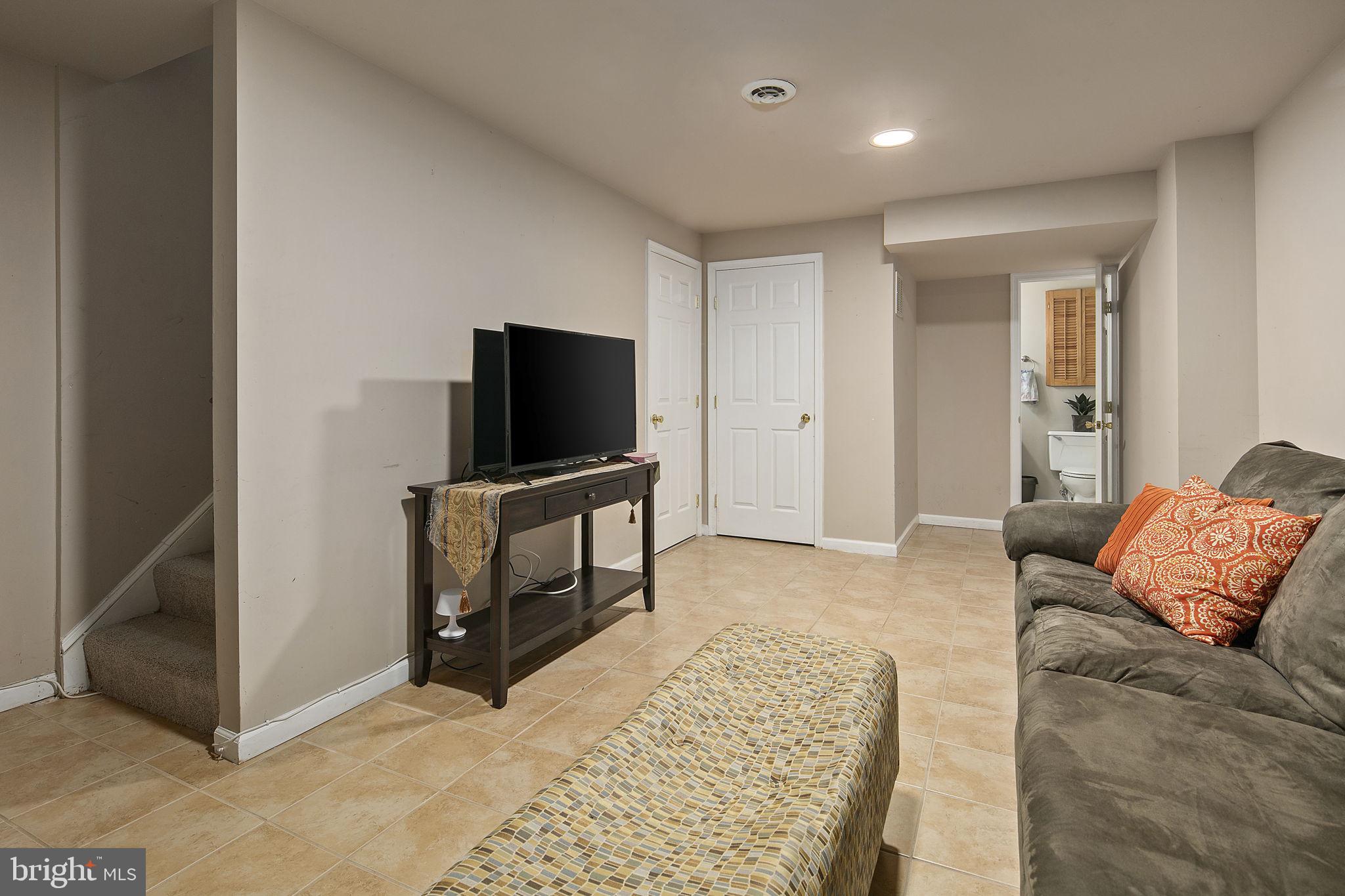 COUNTRYSIDE - Residential