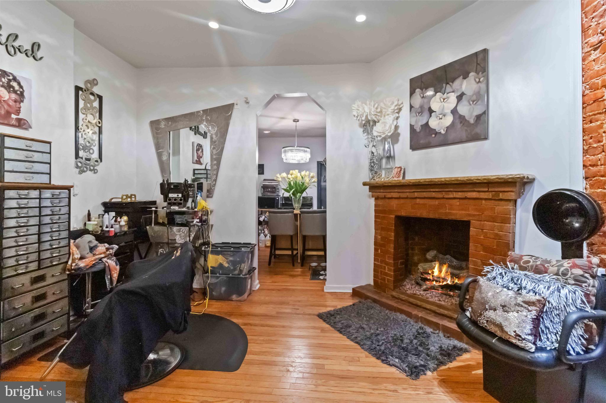 WEST OAK LANE - Residential