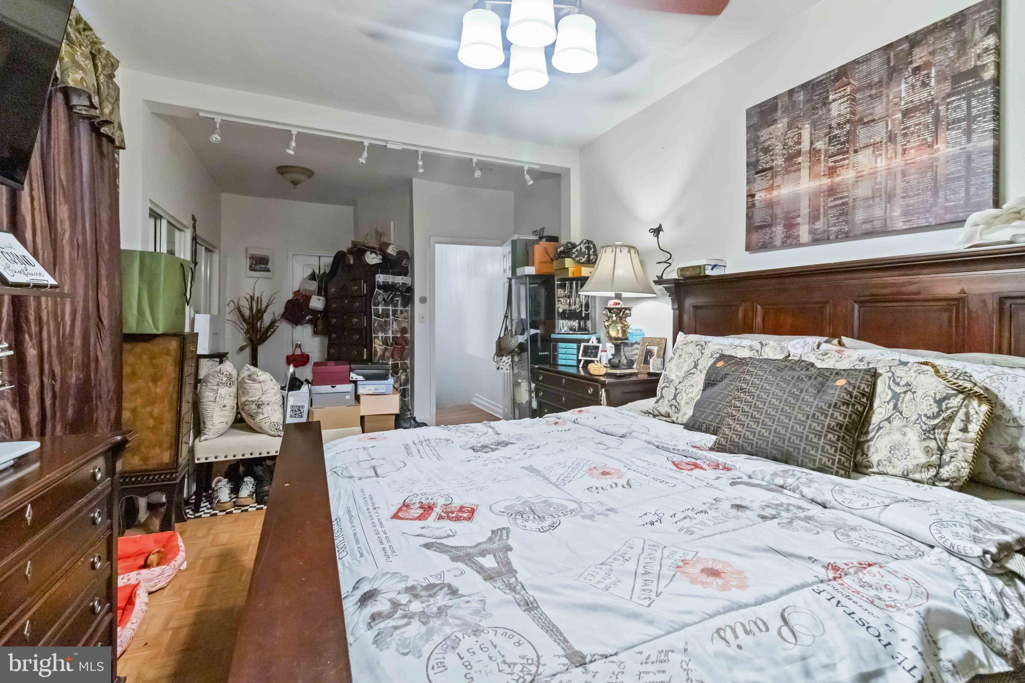 WEST OAK LANE - Residential