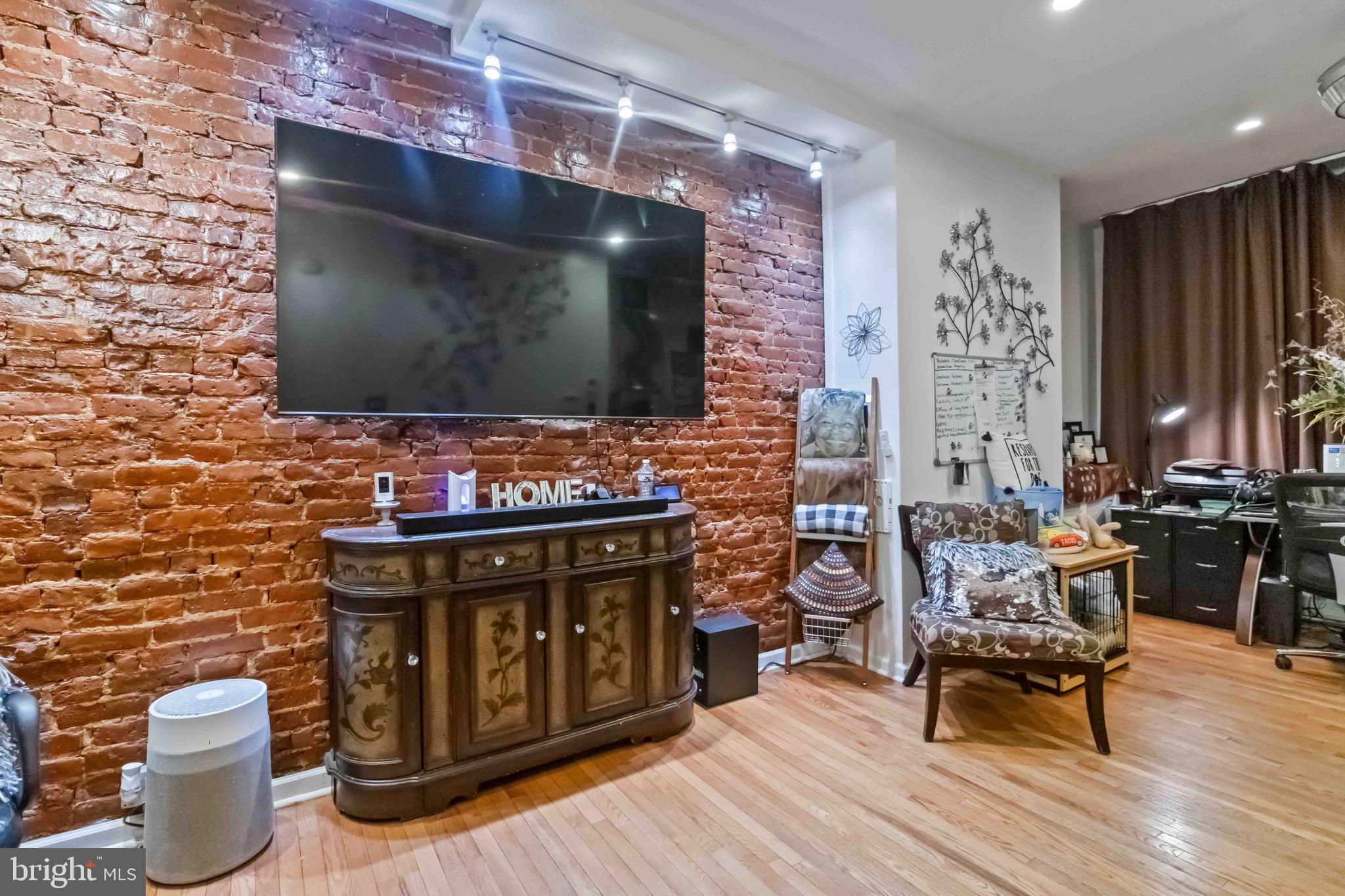 WEST OAK LANE - Residential