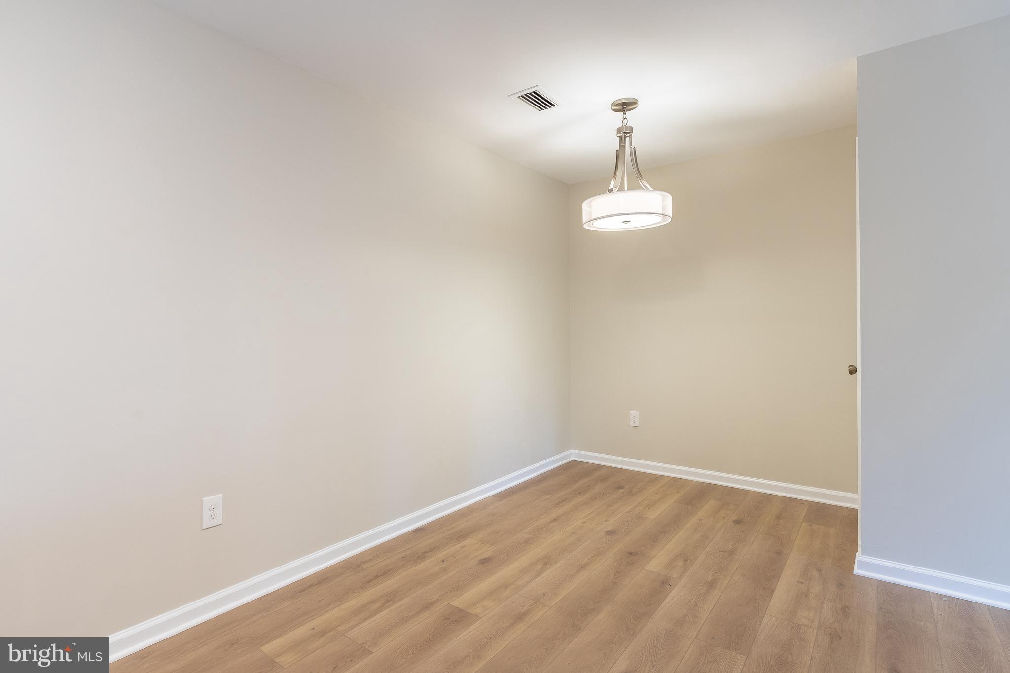 WILLOW COVE MANORS - Residential