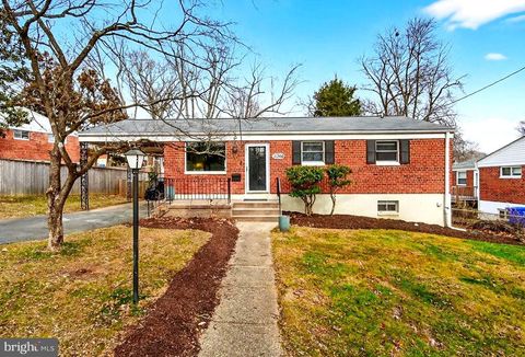 Photo of 11206 Ashley Drive, ROCKVILLE, MD 20852 (MLS # MDMC2212696)