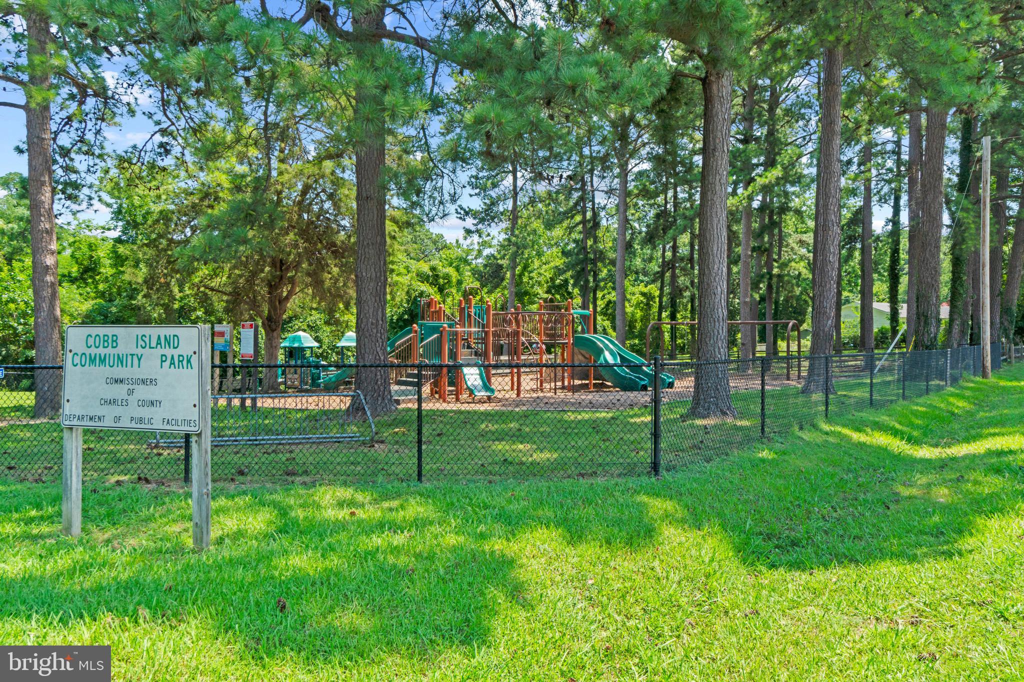 COBB ISLAND - Residential