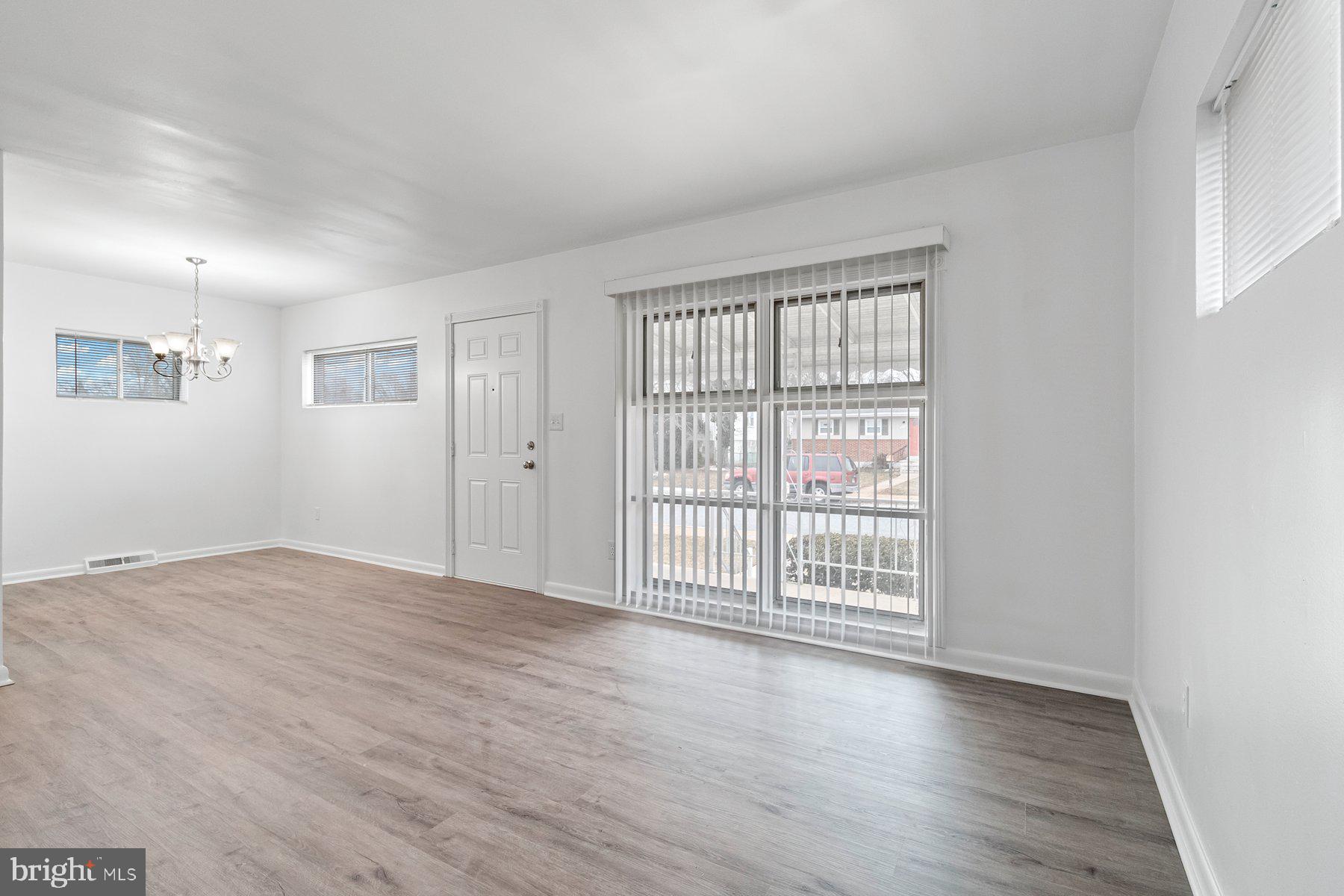 CATONSVILLE MANOR - Residential