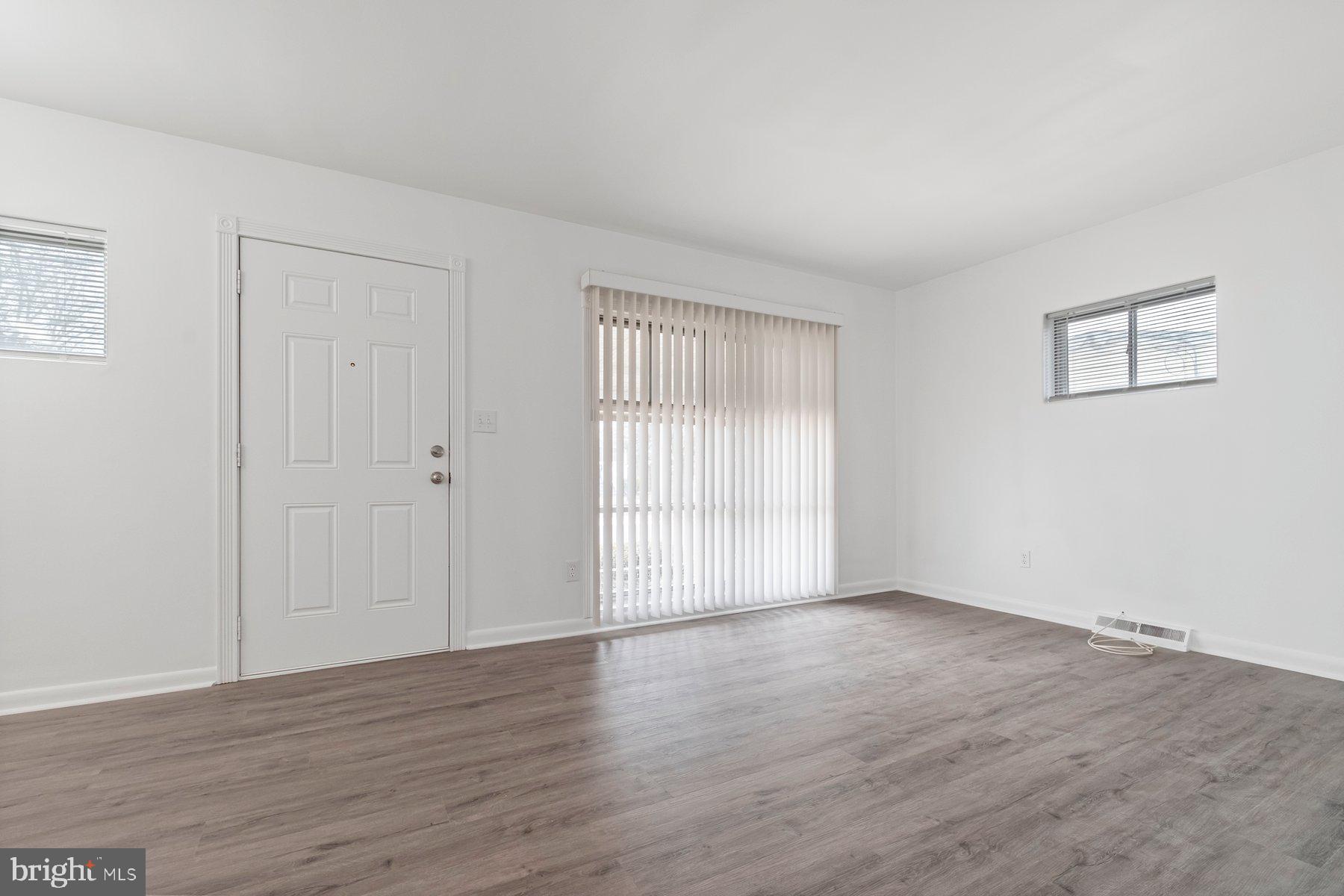 CATONSVILLE MANOR - Residential