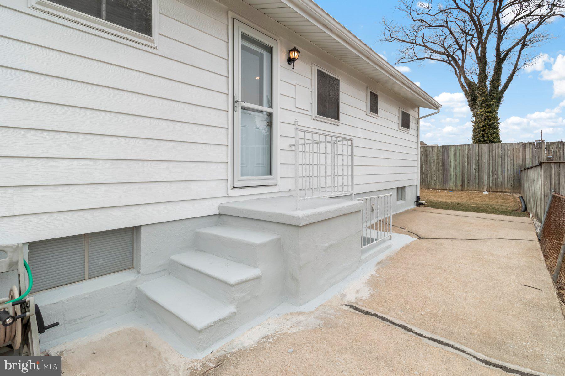 CATONSVILLE MANOR - Residential