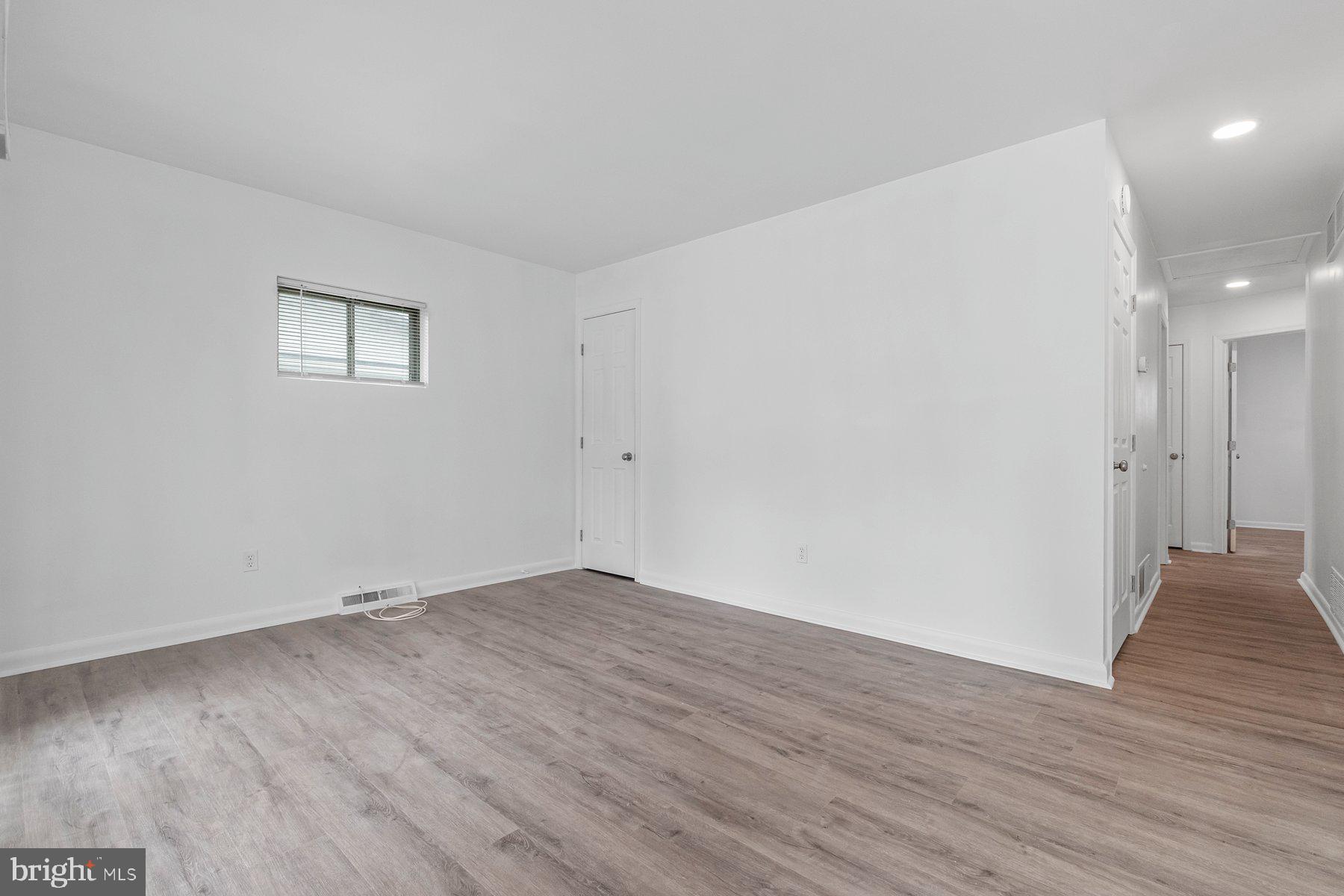 CATONSVILLE MANOR - Residential