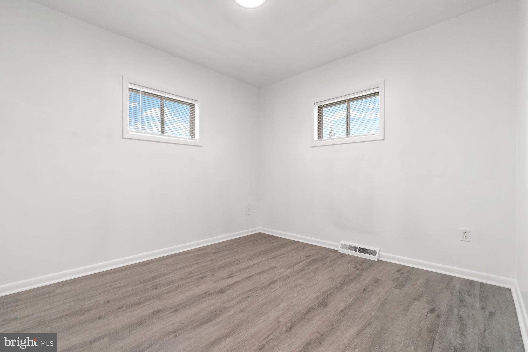 CATONSVILLE MANOR - Residential