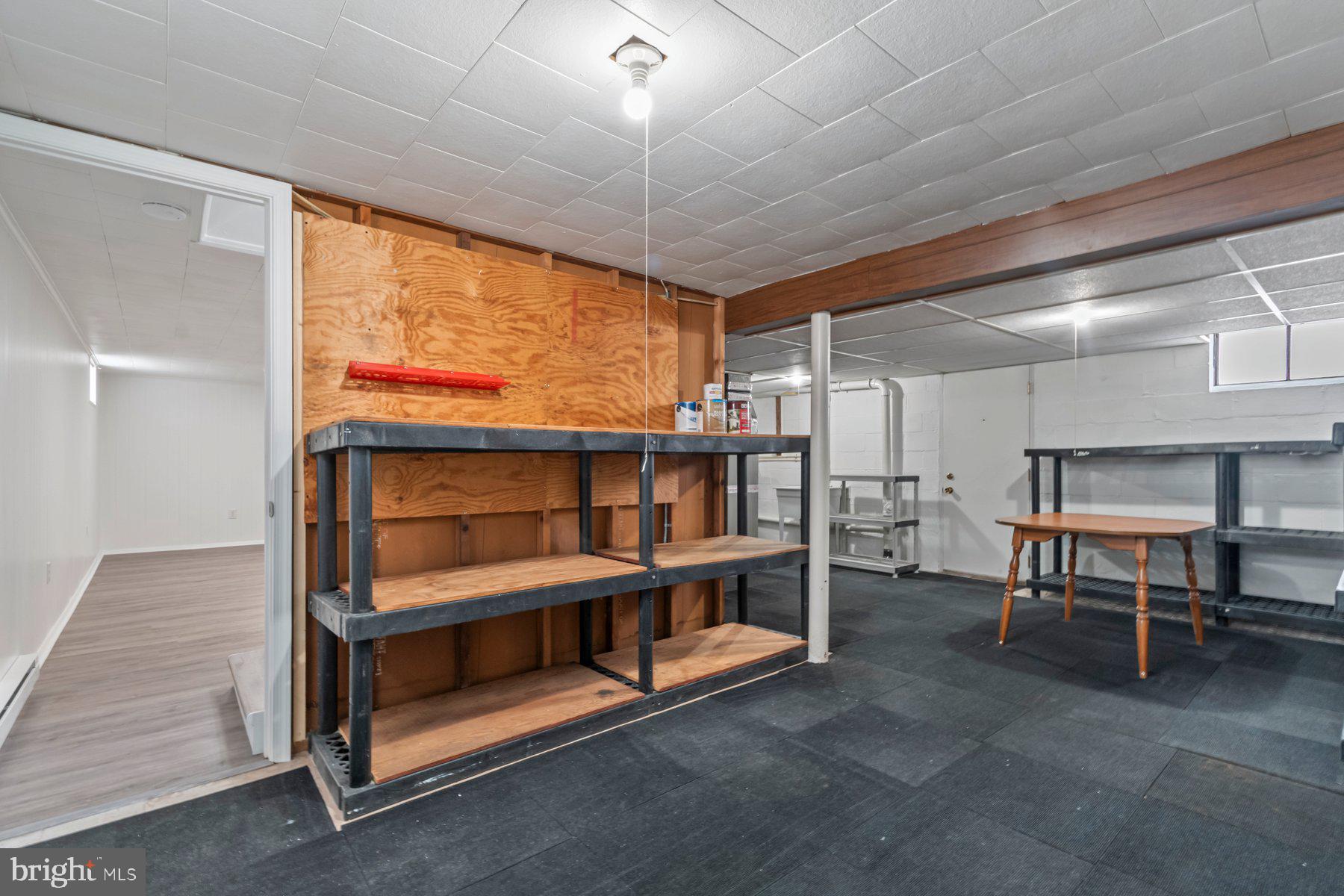 CATONSVILLE MANOR - Residential