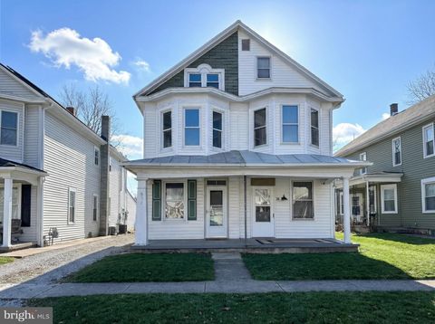 52 S 3RD STREET MOUNT WOLF PA 17347