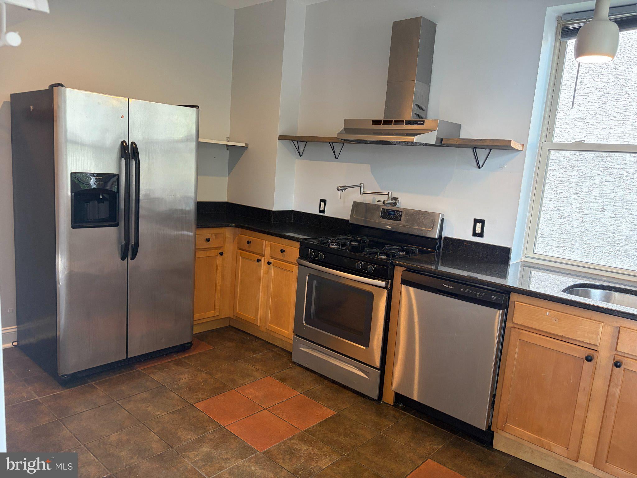 115 E GIRARD AVENUE 2