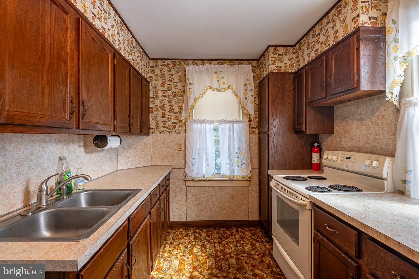 MOHNTON LAWN - Residential