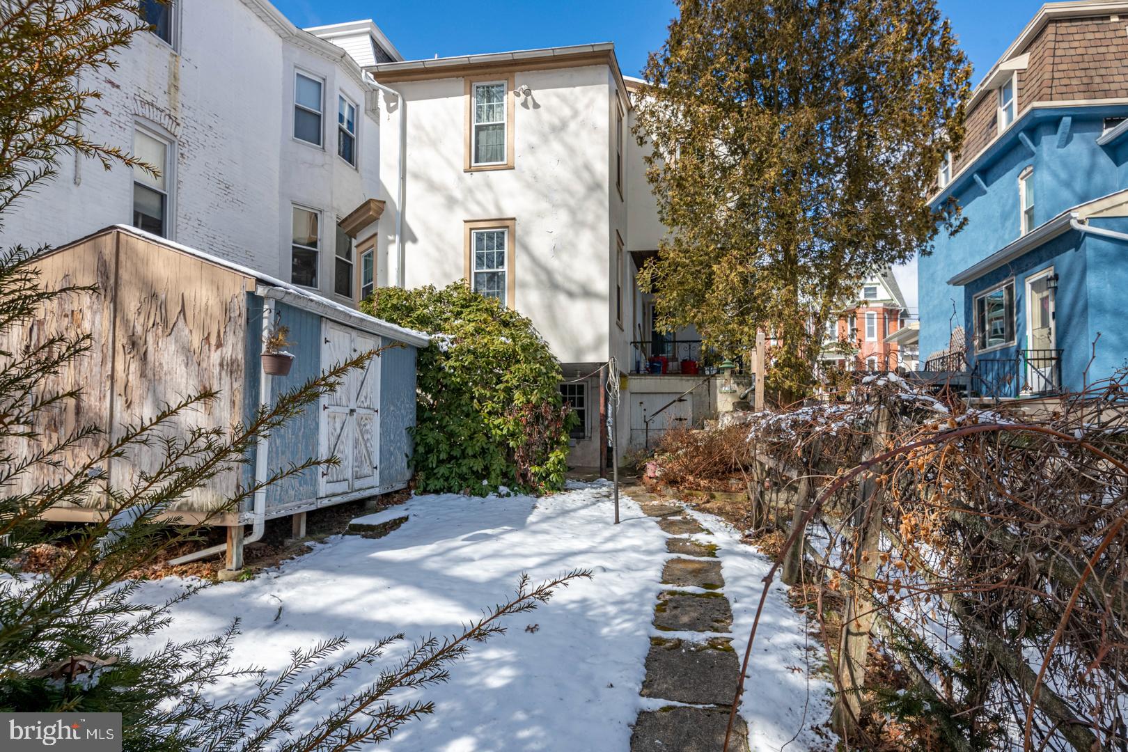 MOHNTON LAWN - Residential