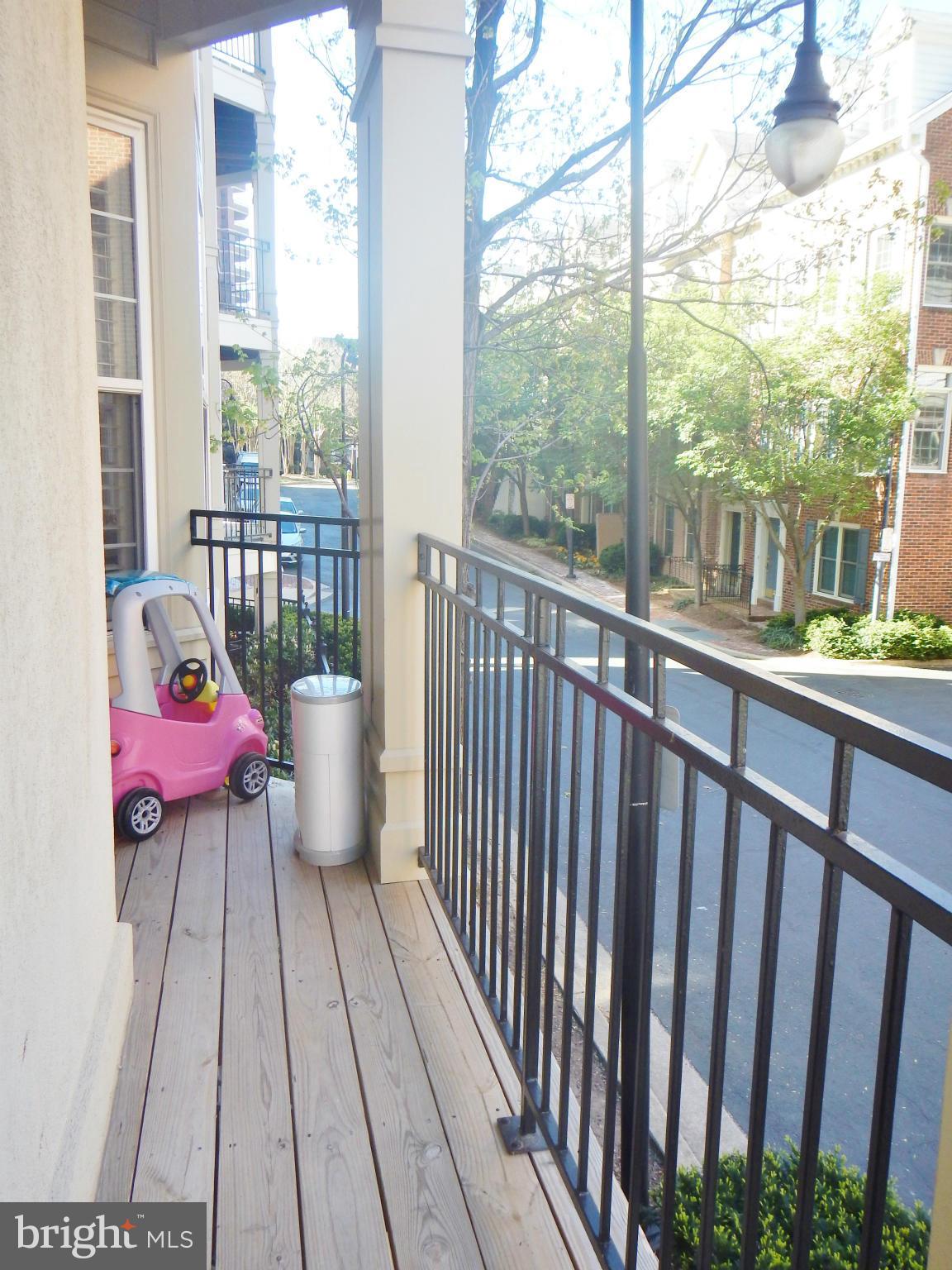 COURTHOUSE HILL - Residential Lease