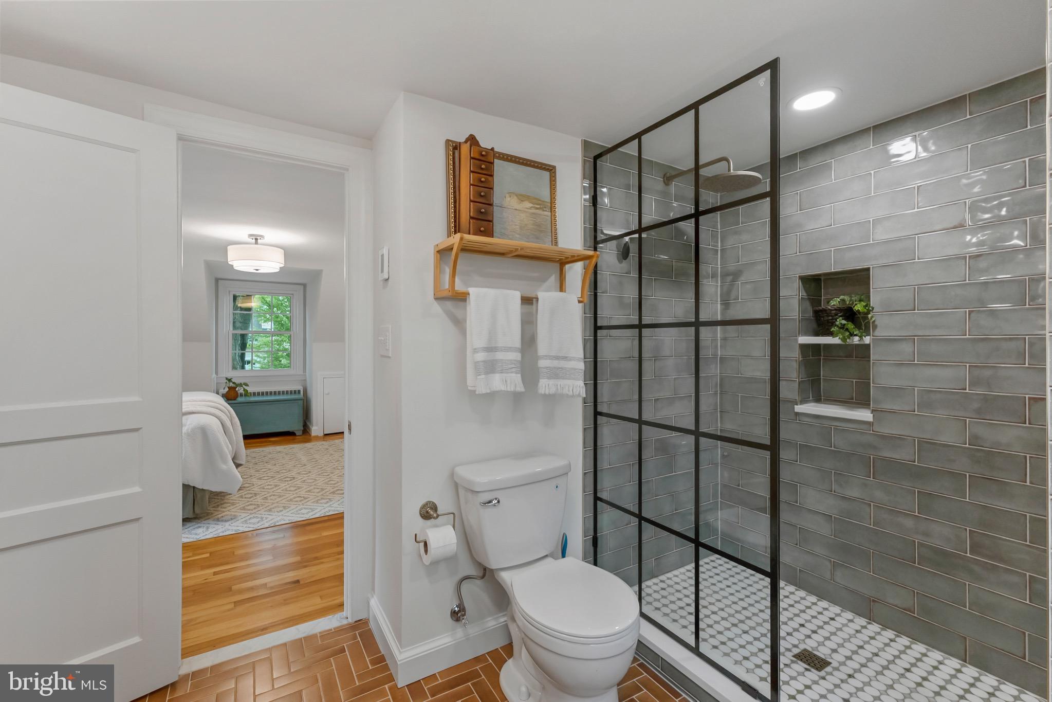 HILLWOOD - Residential