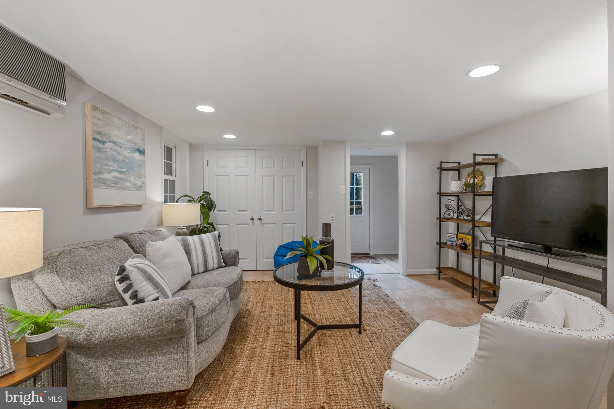 HILLWOOD - Residential