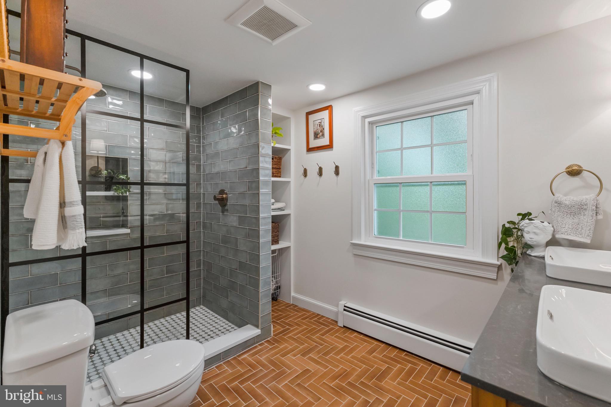HILLWOOD - Residential