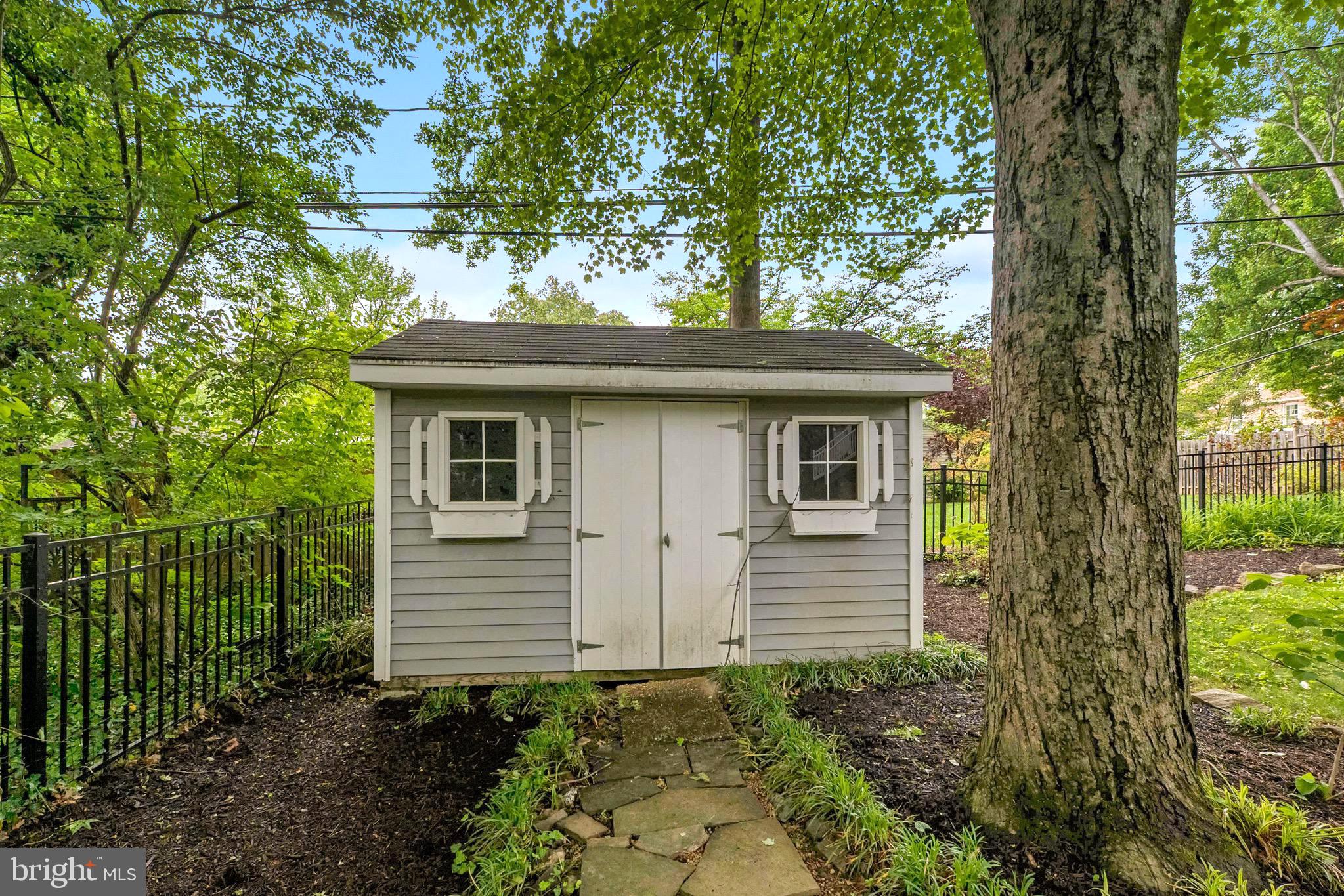 HILLWOOD - Residential