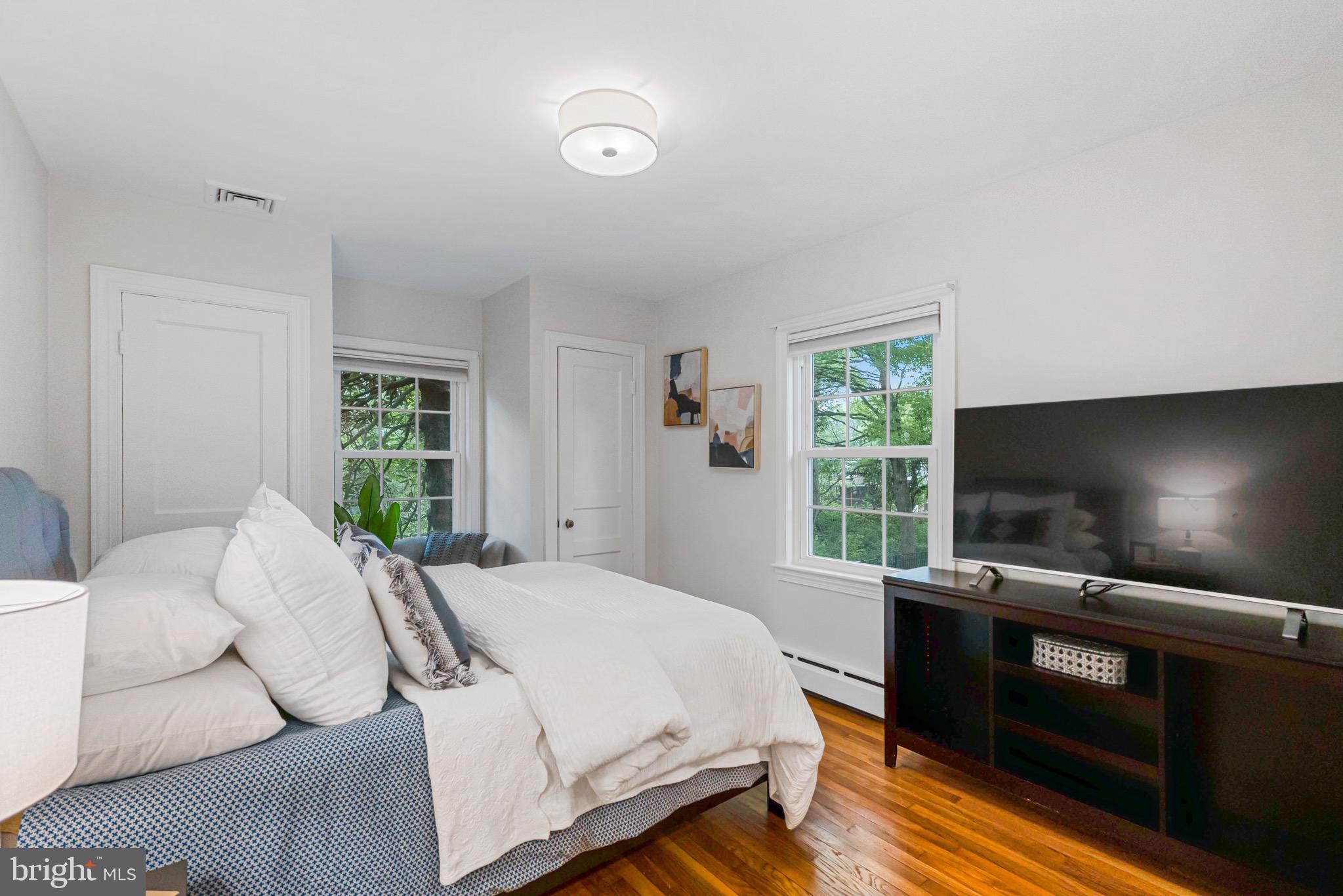 HILLWOOD - Residential