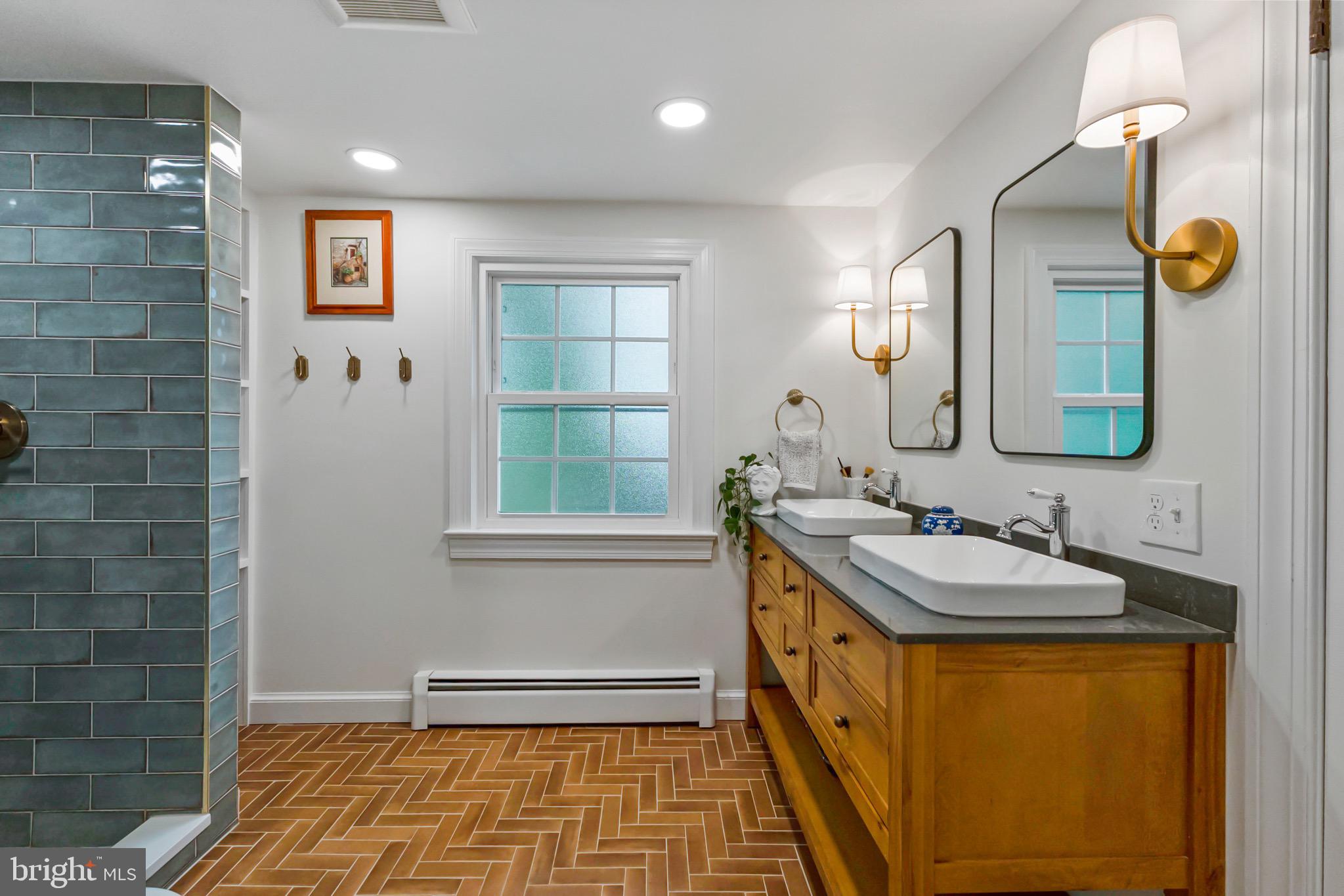 HILLWOOD - Residential
