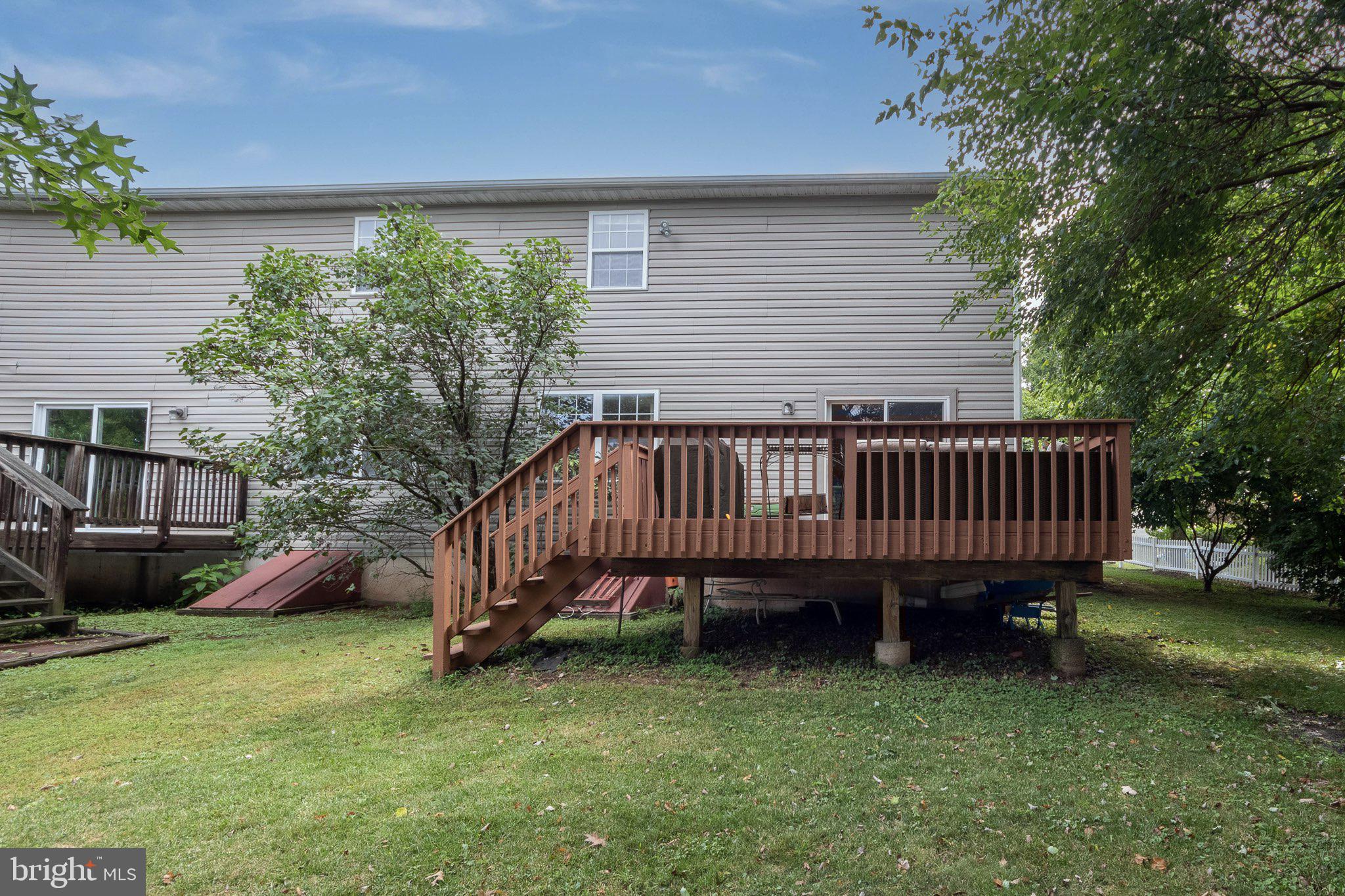 MONTGOMERY MEADOWS - Residential