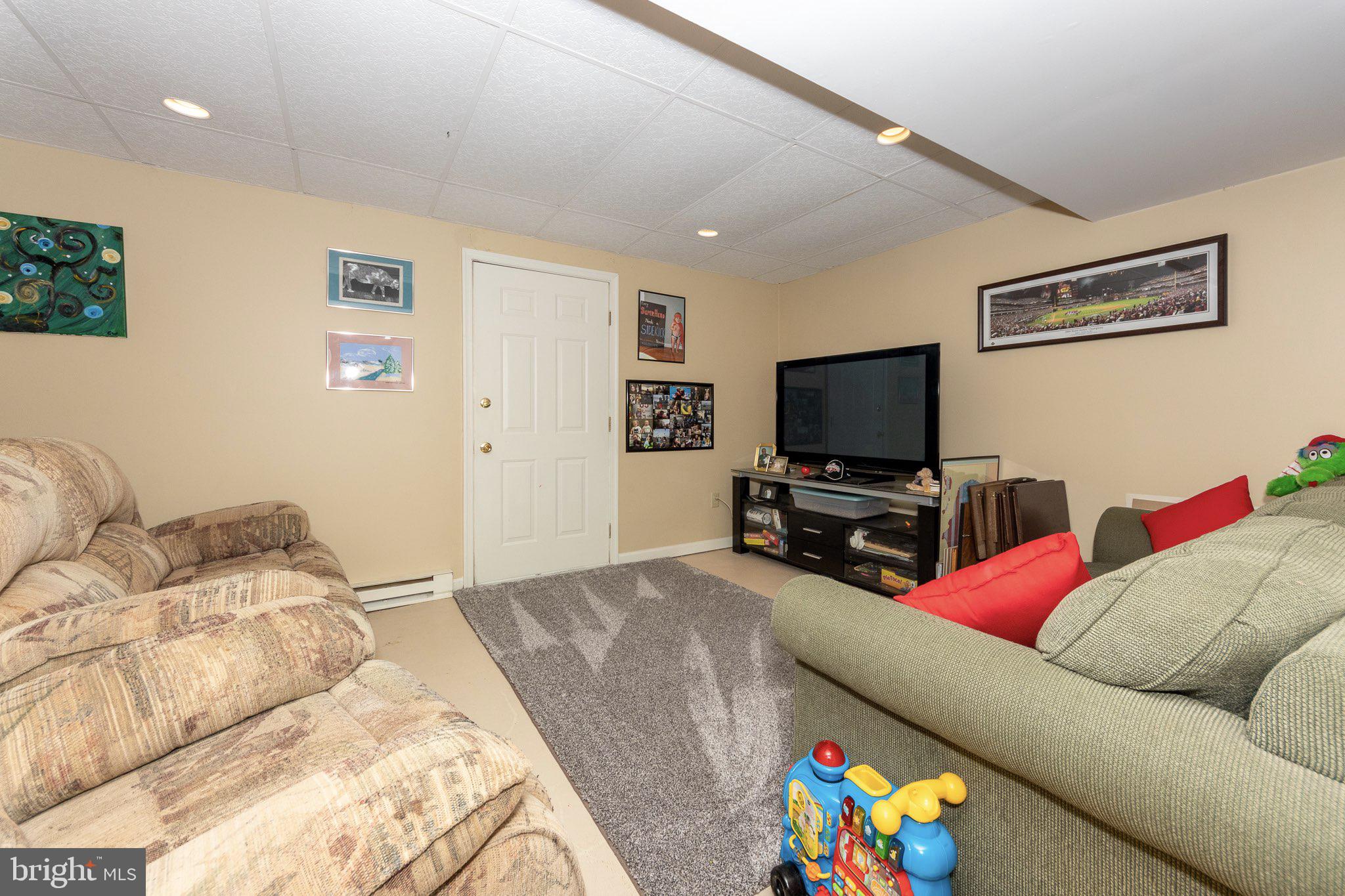 MONTGOMERY MEADOWS - Residential