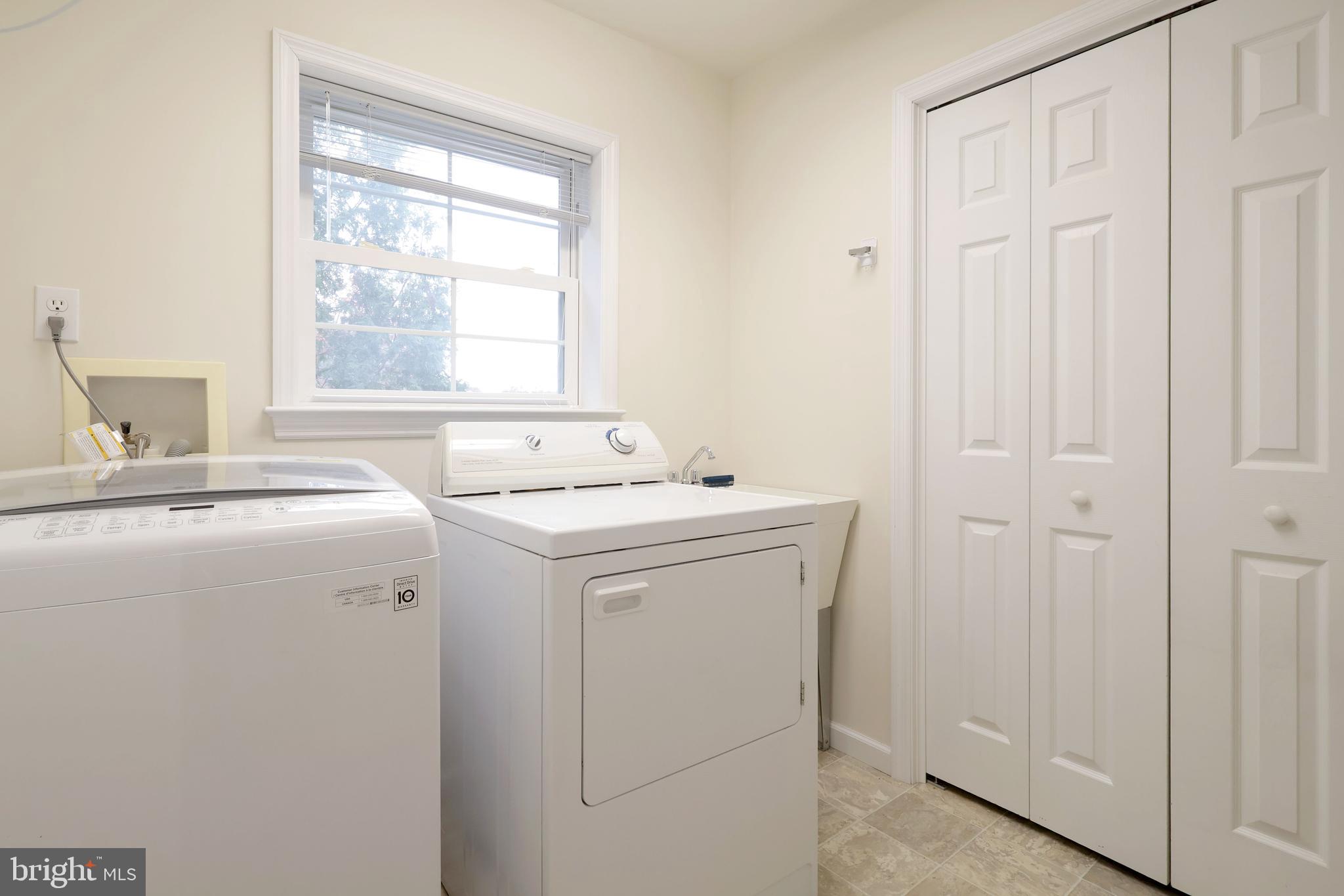 STONE MANOR - Residential