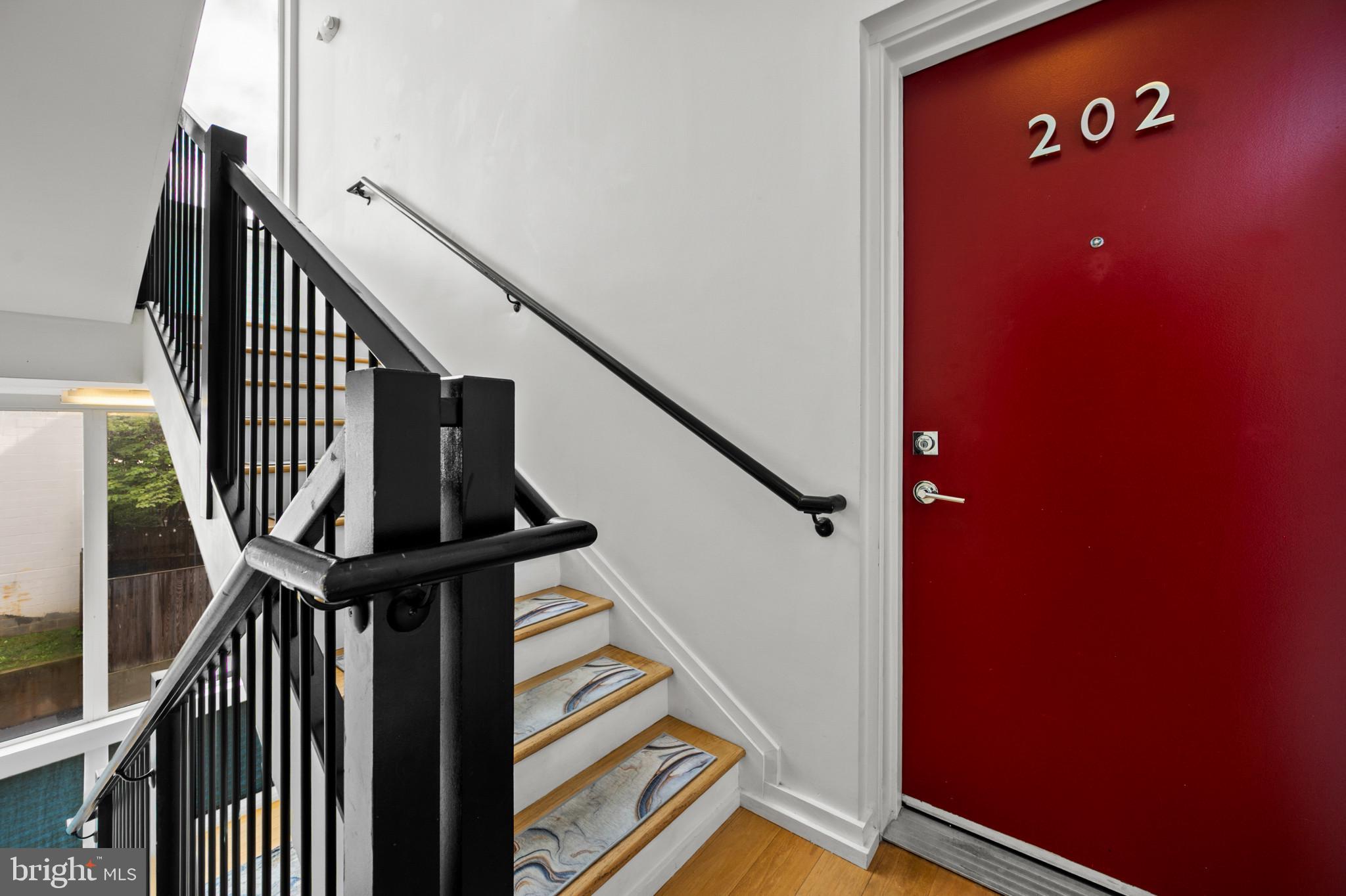 1032 OTIS STREET NE 202