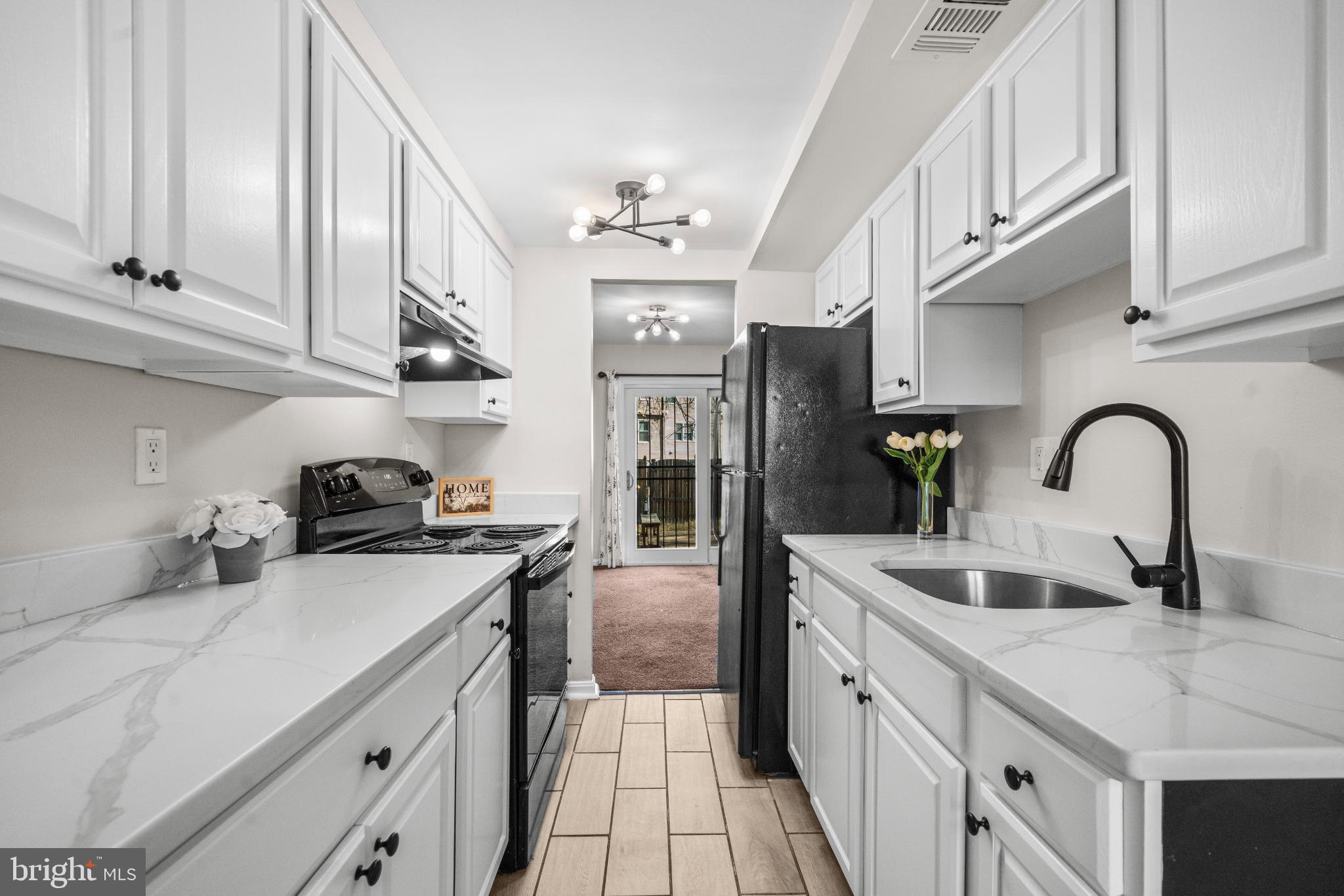 HILLCREST TOWNE - Residential