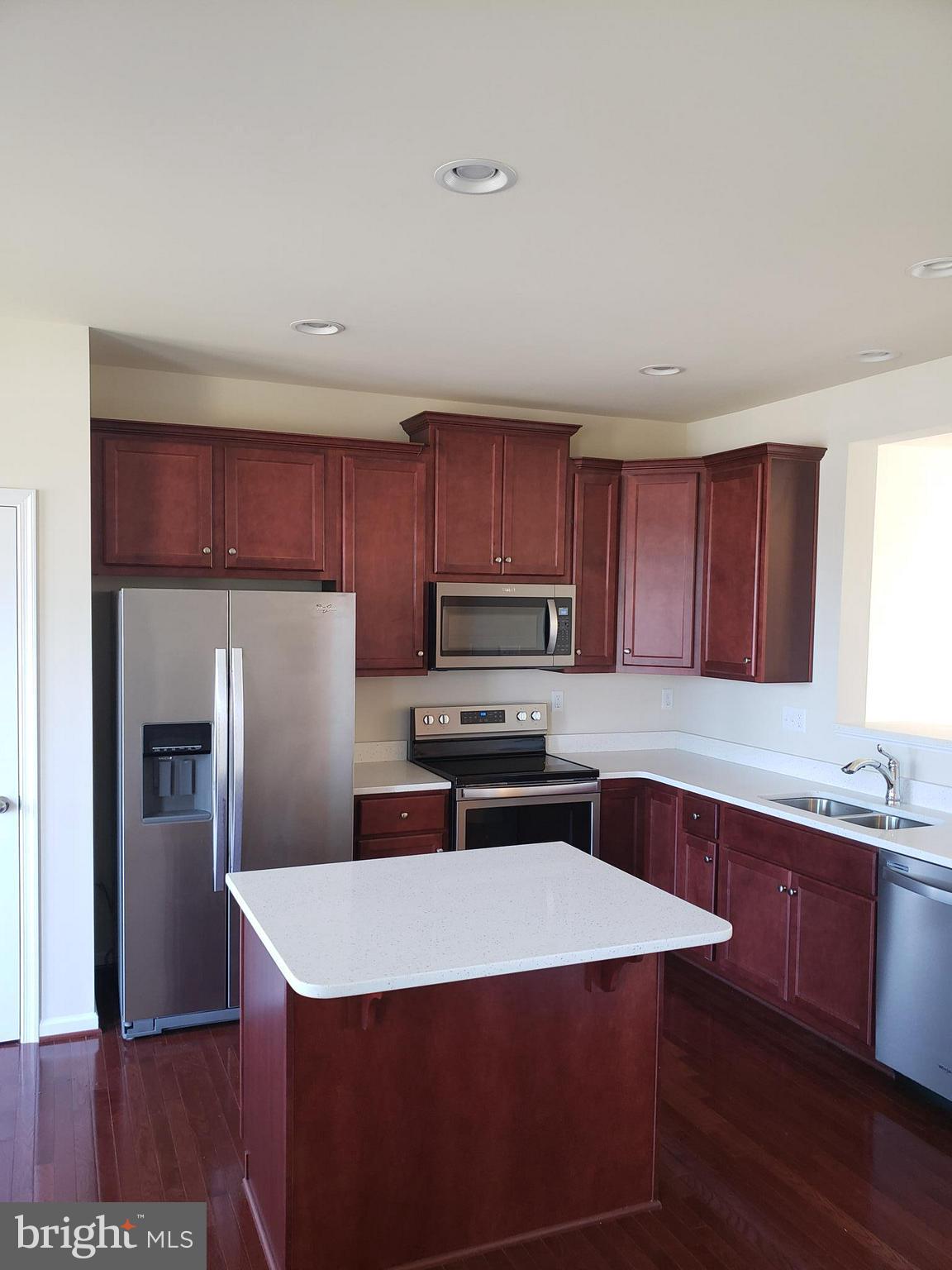 RIVERSIDE VILLAGES - Residential