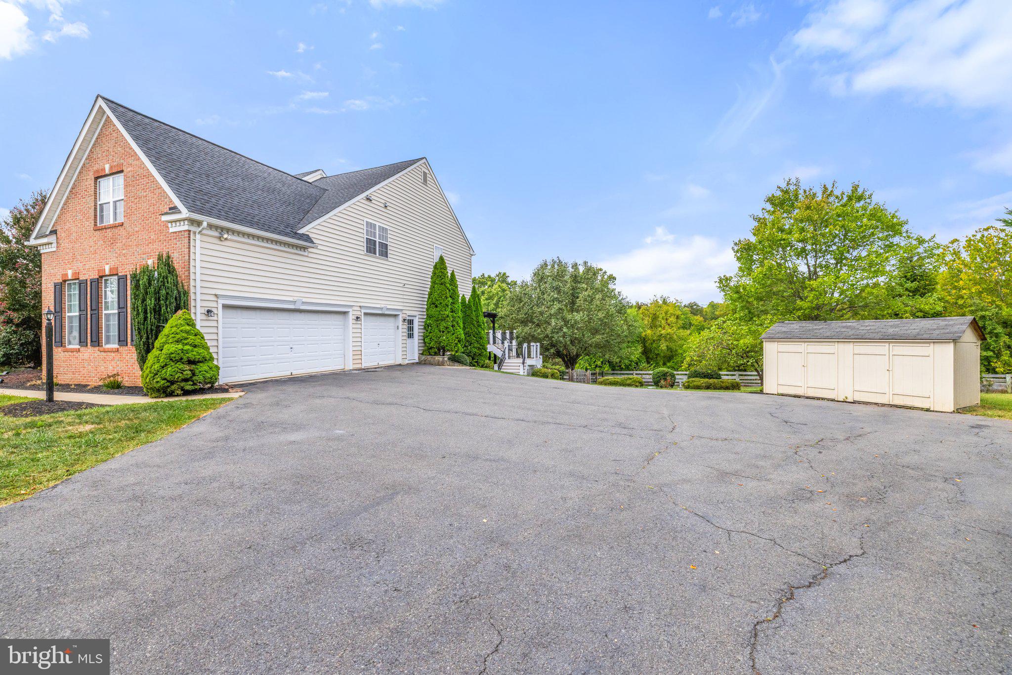 PADDOCKS AT DOWDEN DOWNS - Residential