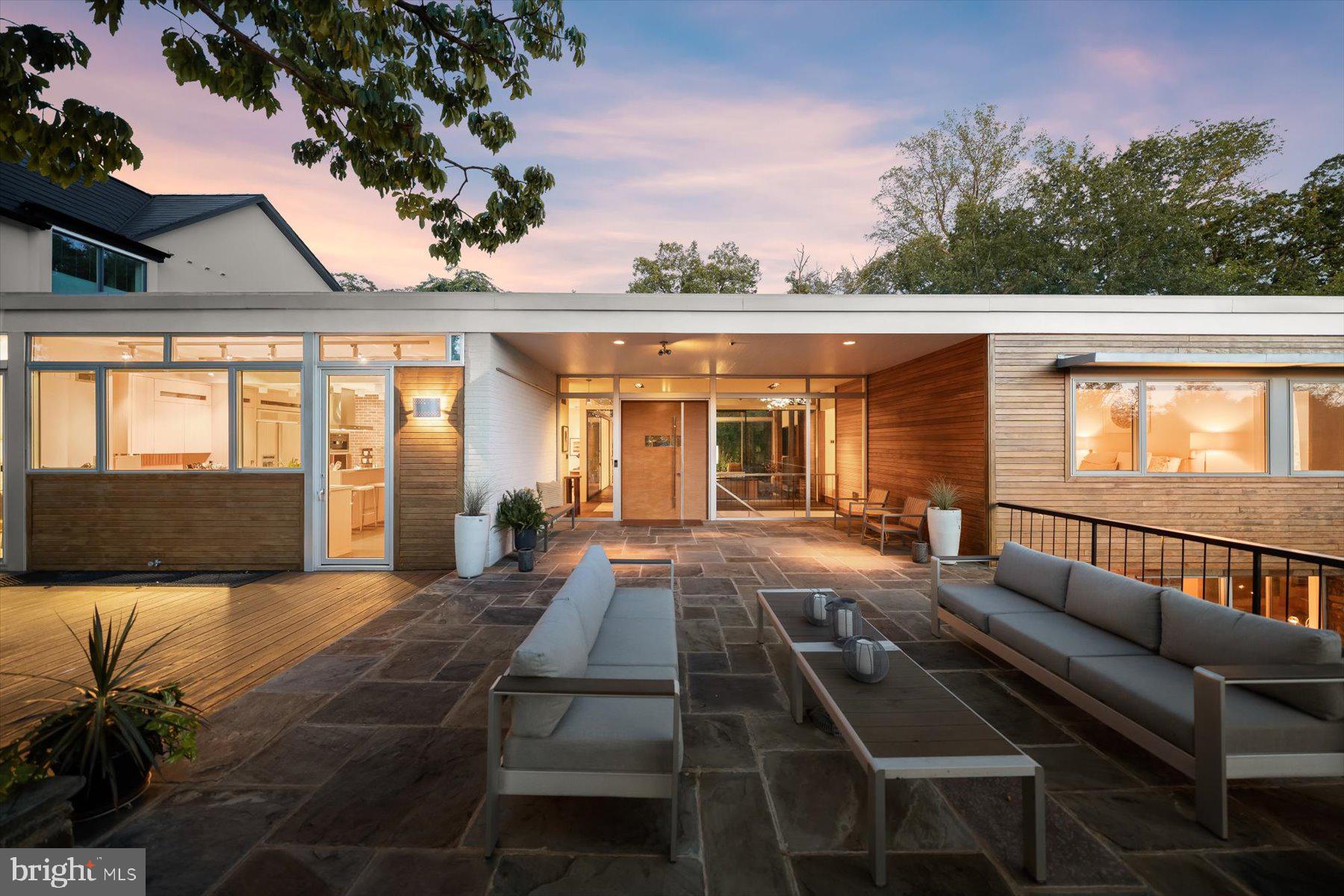 2533 N RIDGEVIEW ROAD