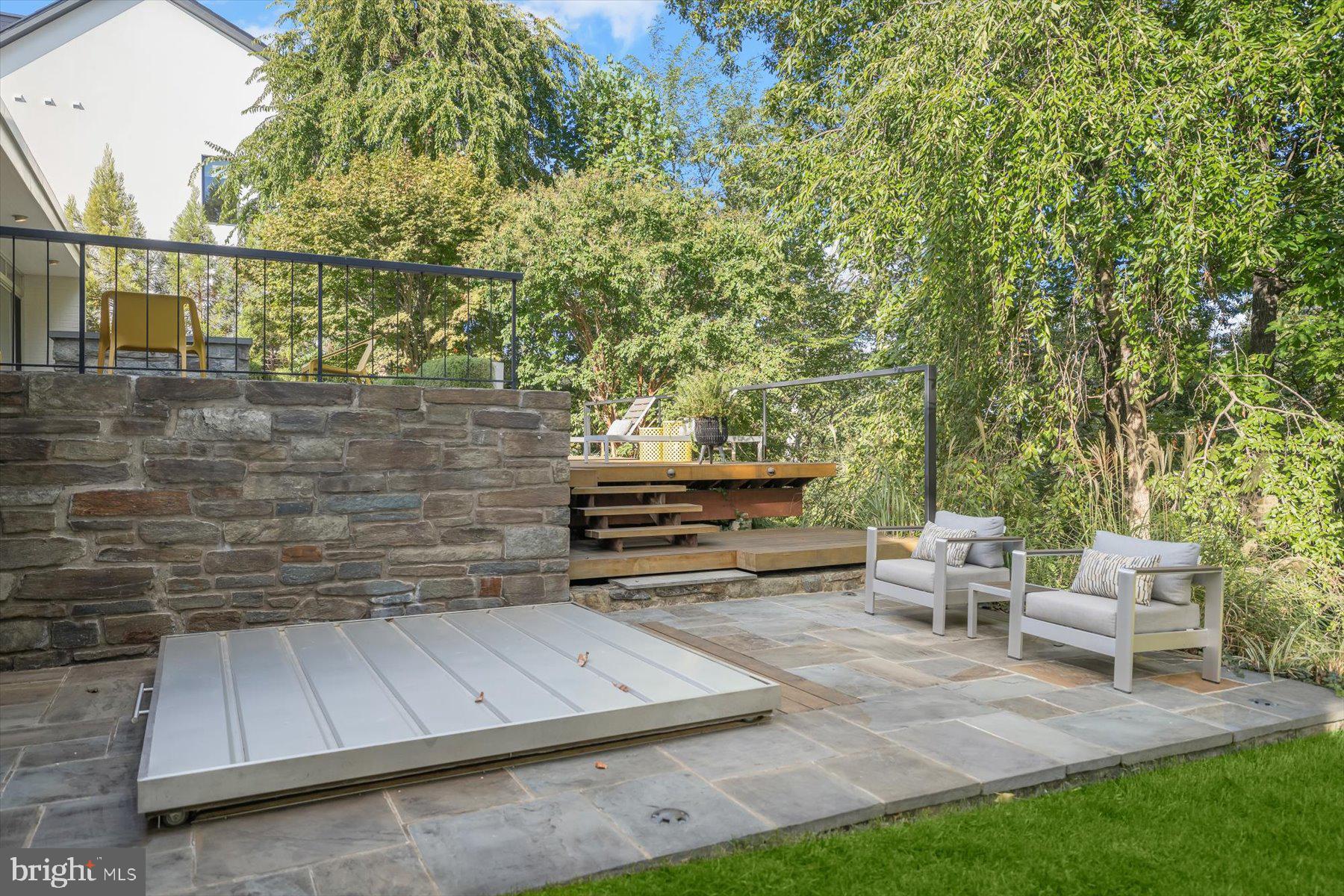 DOVER BALMORAL RIVERWOOD - Residential