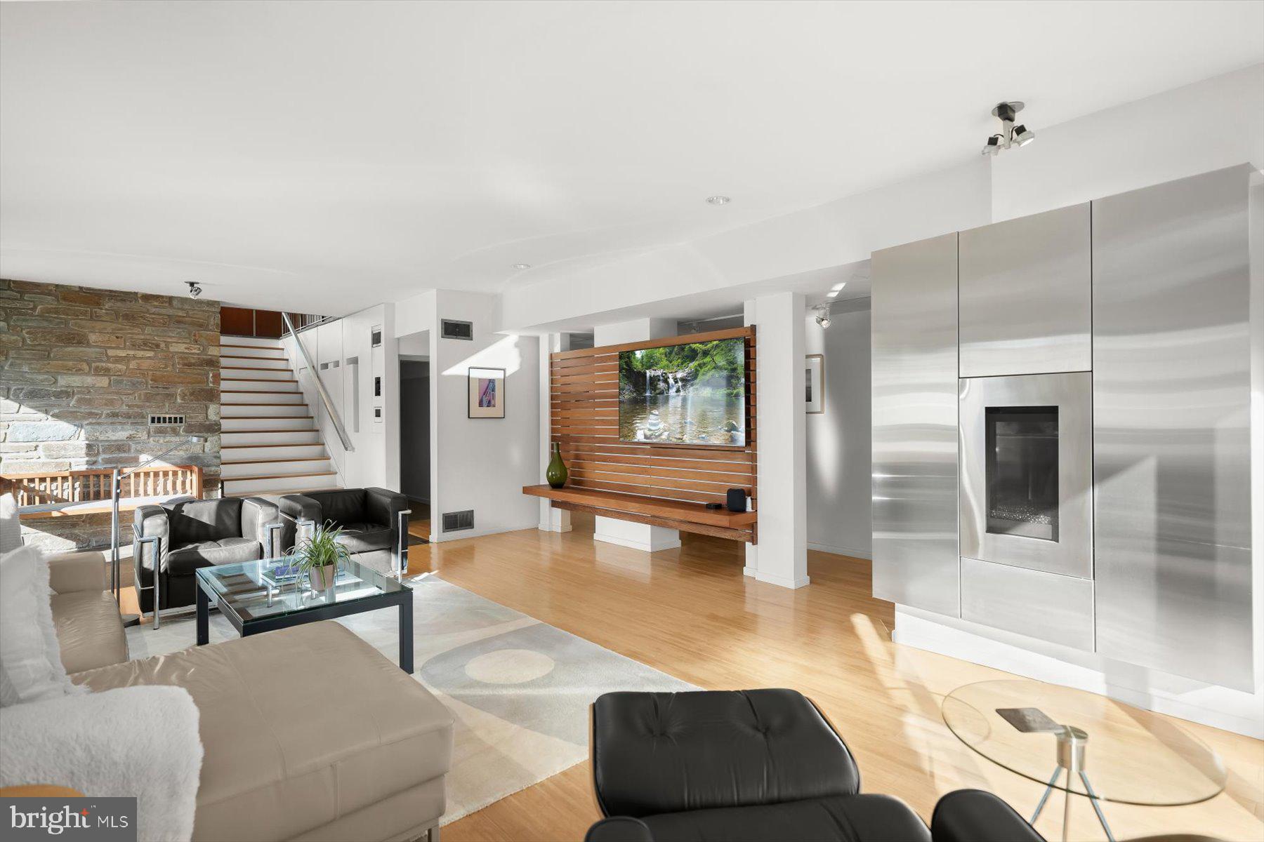 DOVER BALMORAL RIVERWOOD - Residential