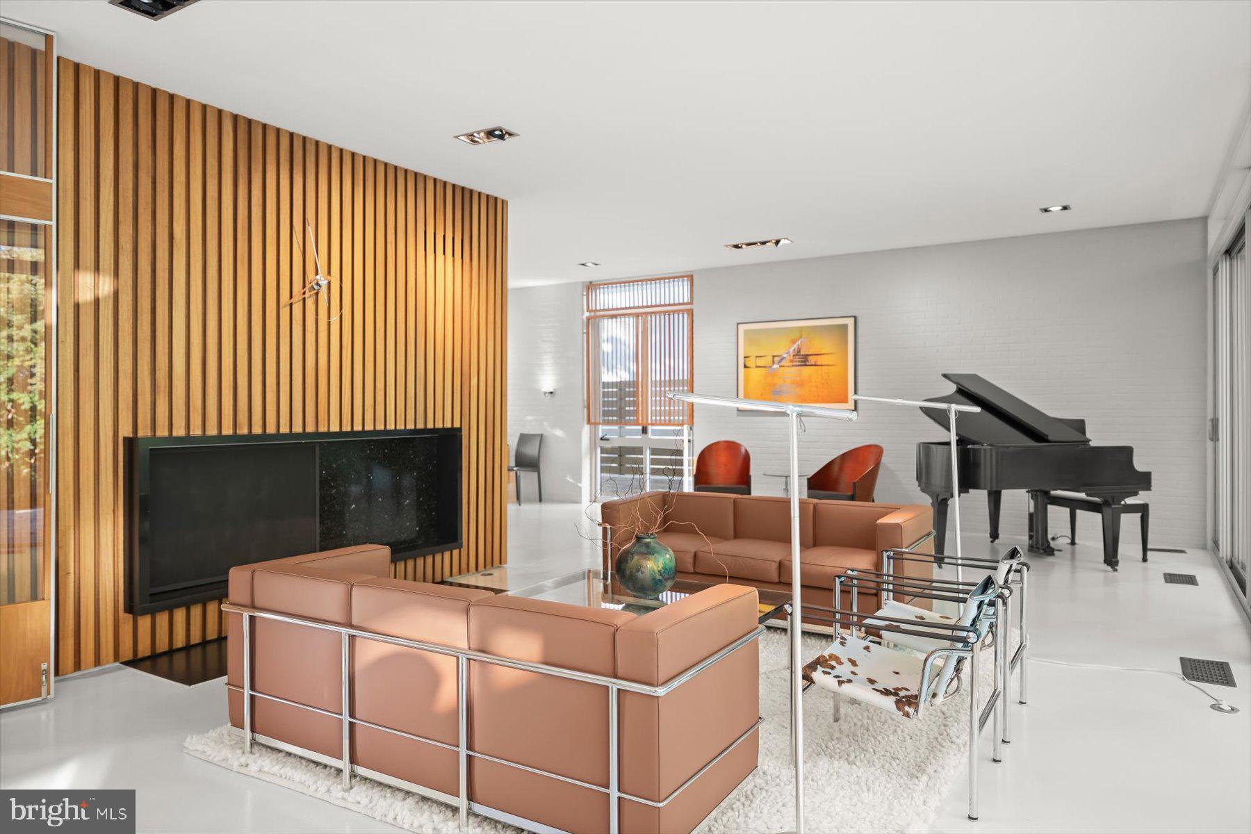 DOVER BALMORAL RIVERWOOD - Residential