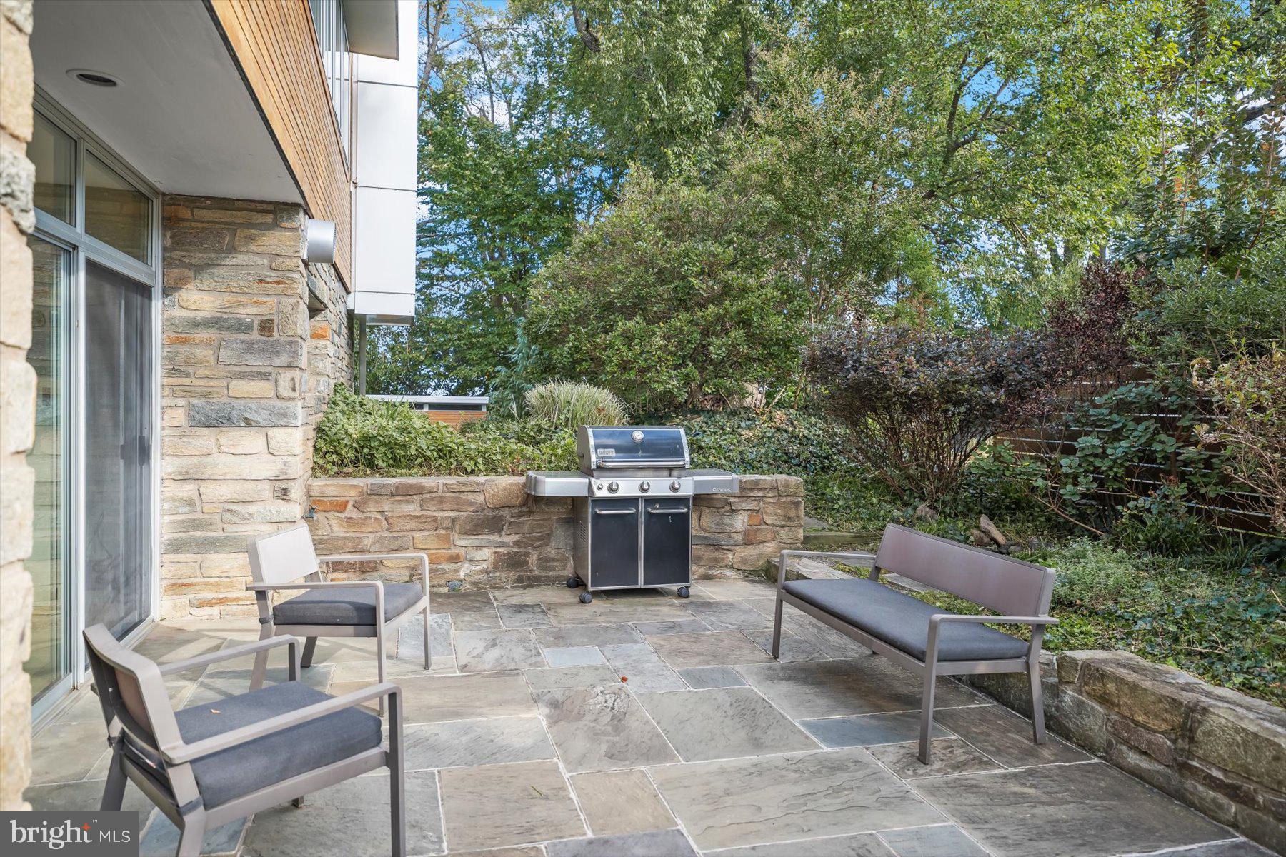 DOVER BALMORAL RIVERWOOD - Residential