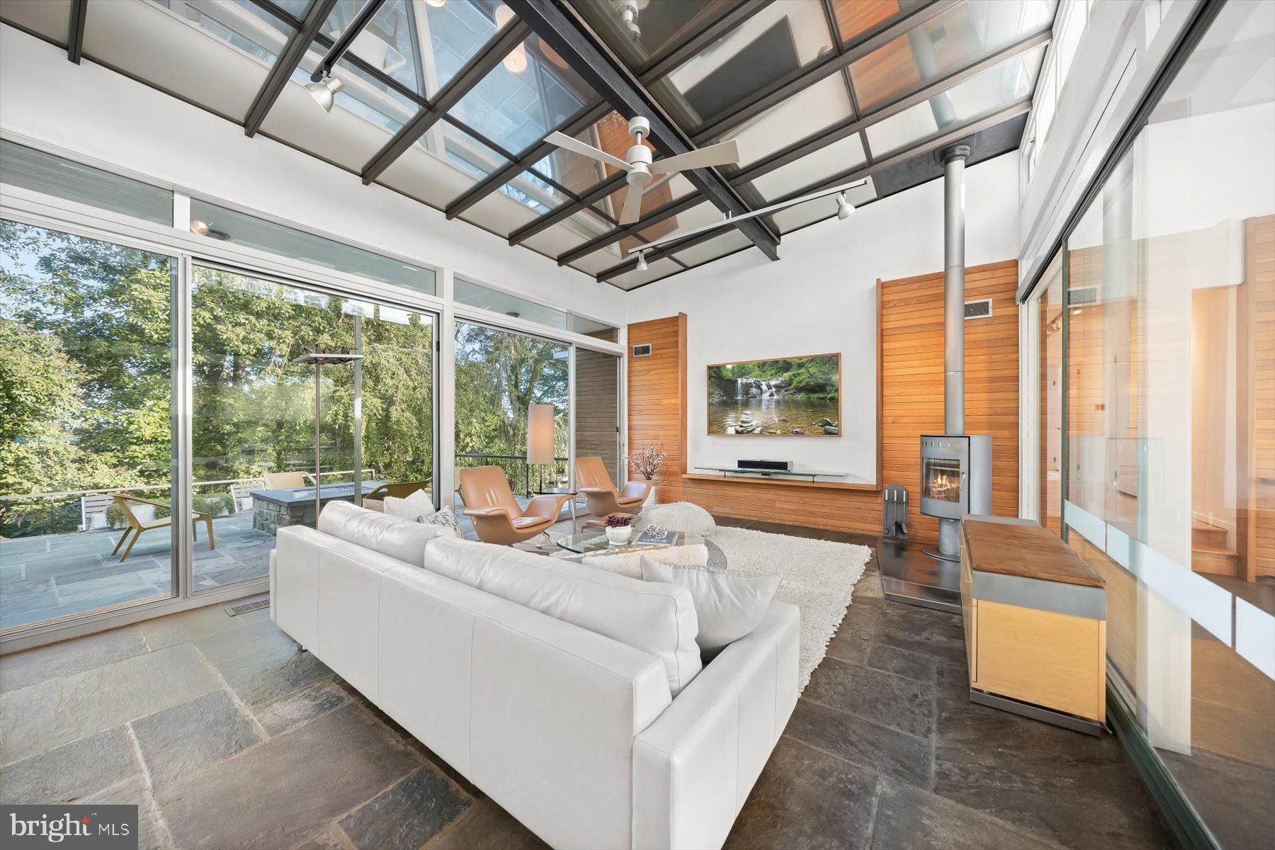 DOVER BALMORAL RIVERWOOD - Residential