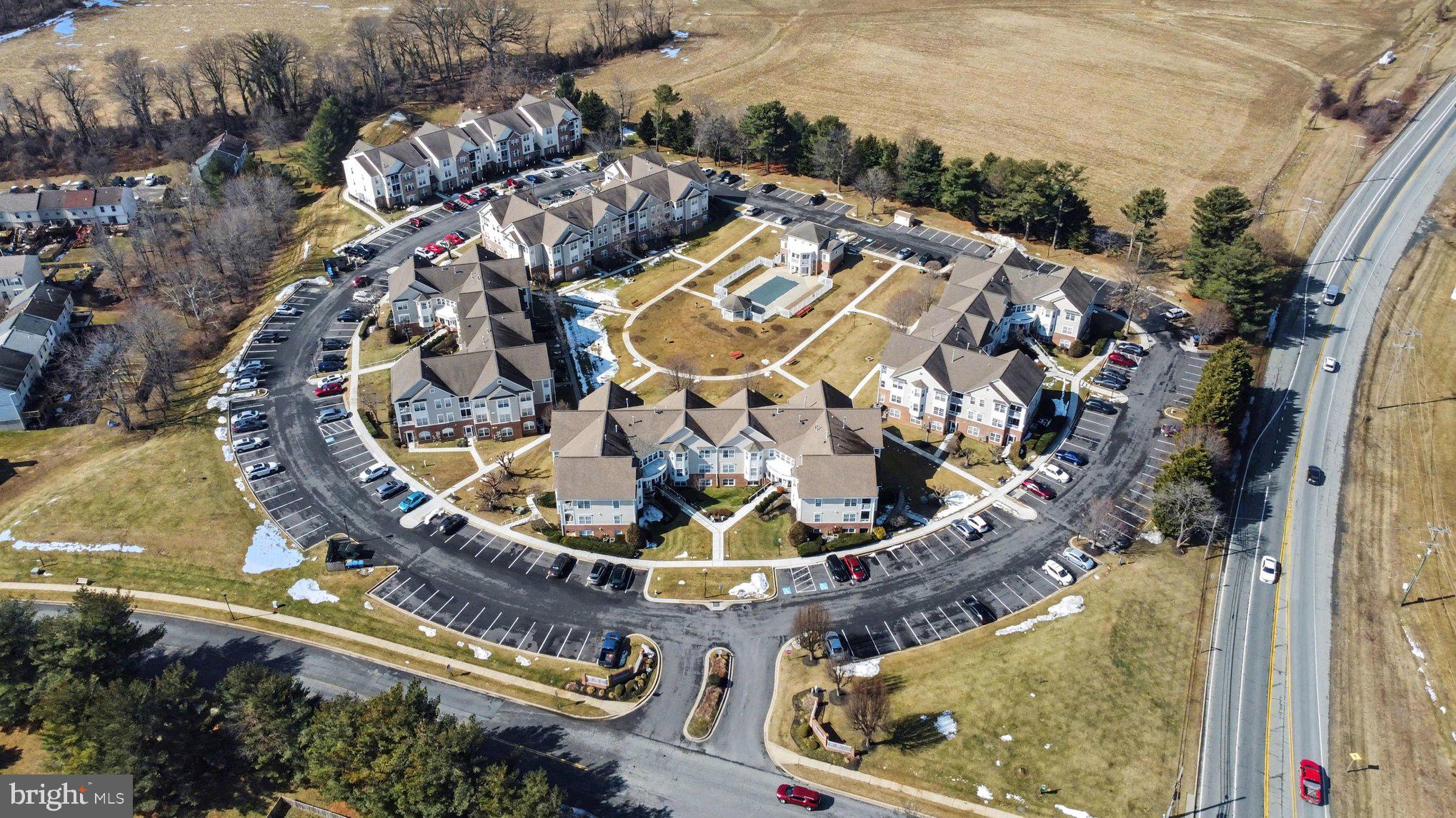 BAYLAND CONDO - Residential