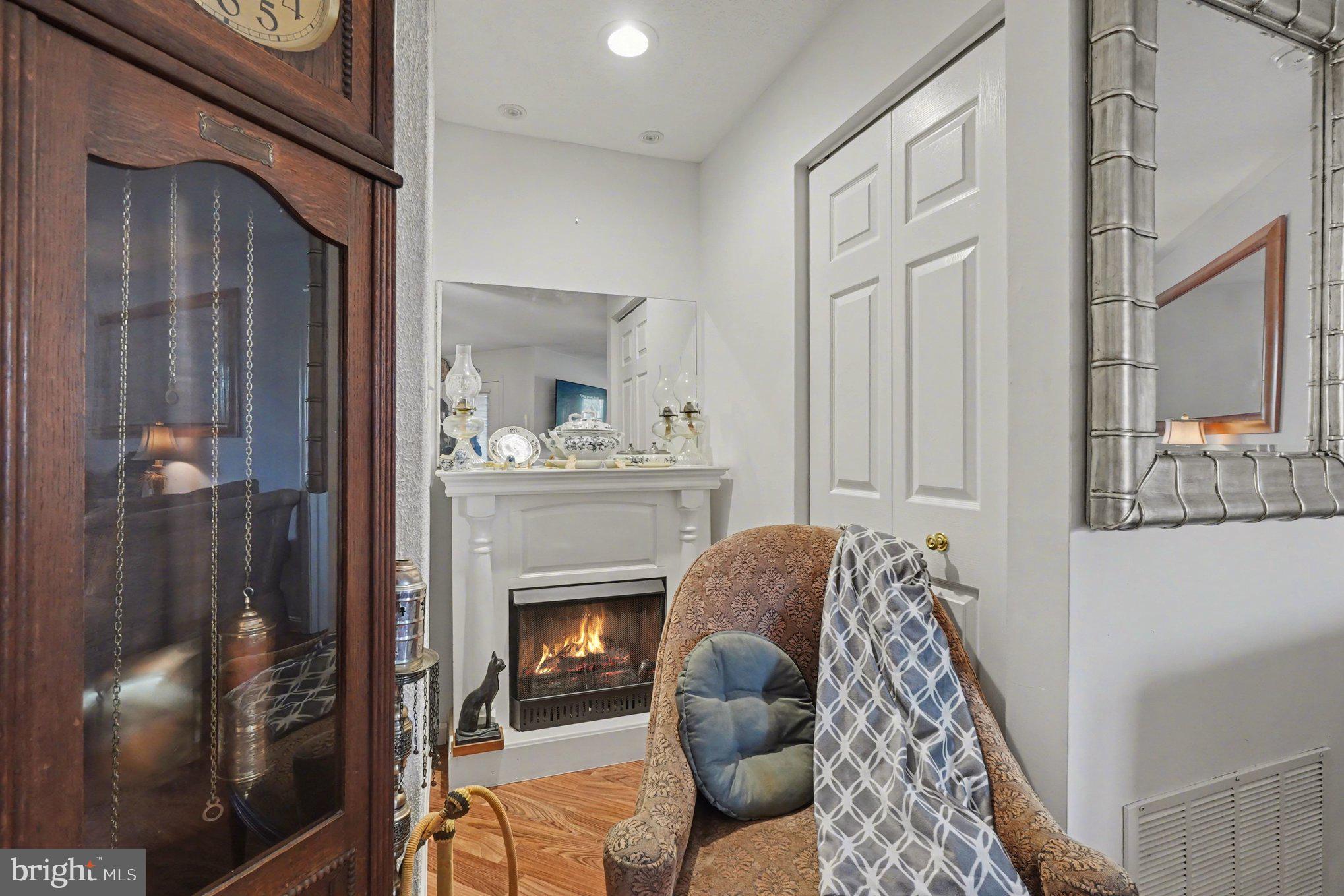 BAYLAND CONDO - Residential